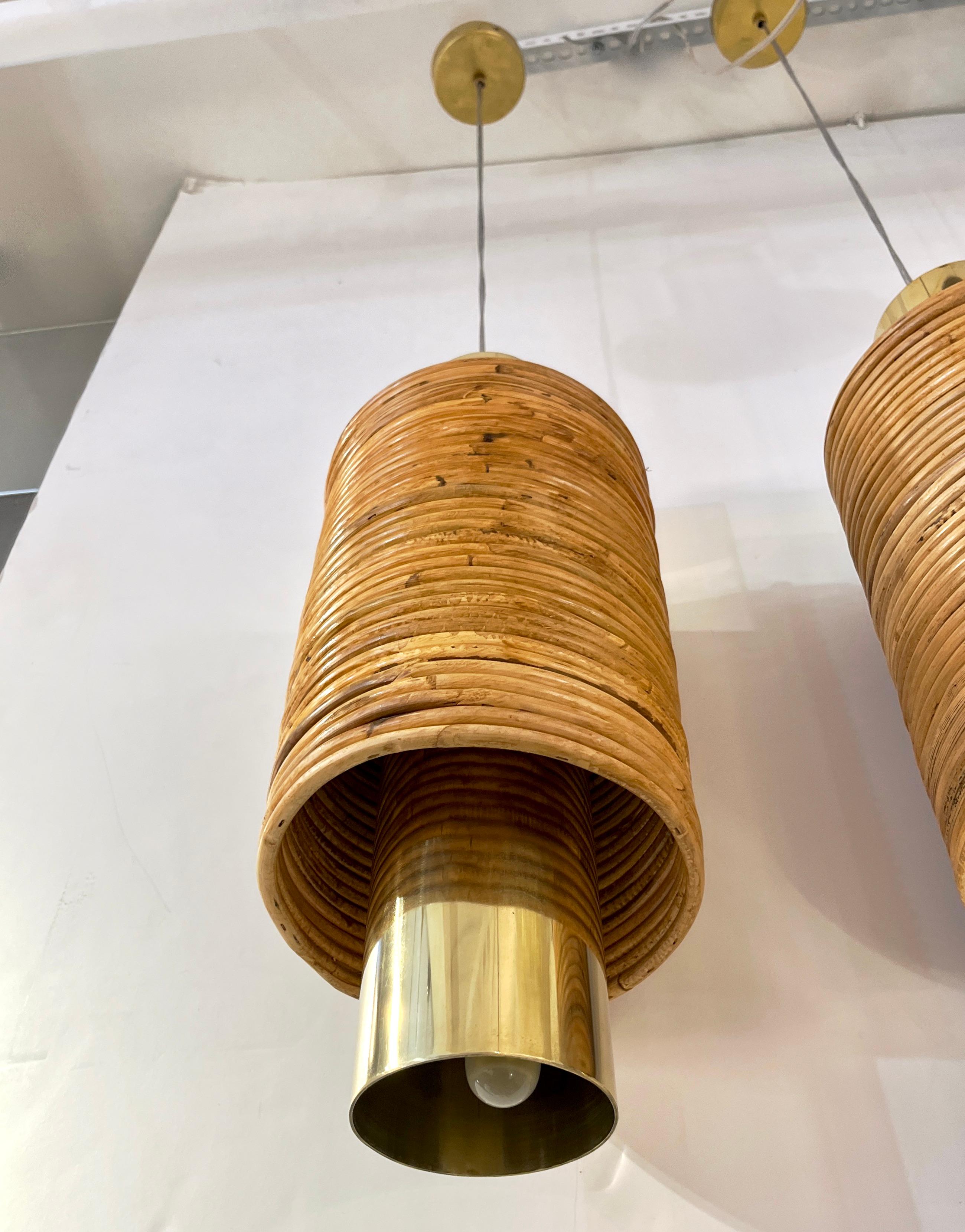 Italiano Ciondolo circolare in ottone e rattan, personalizzabile, in stile italiano contemporaneo in vendita