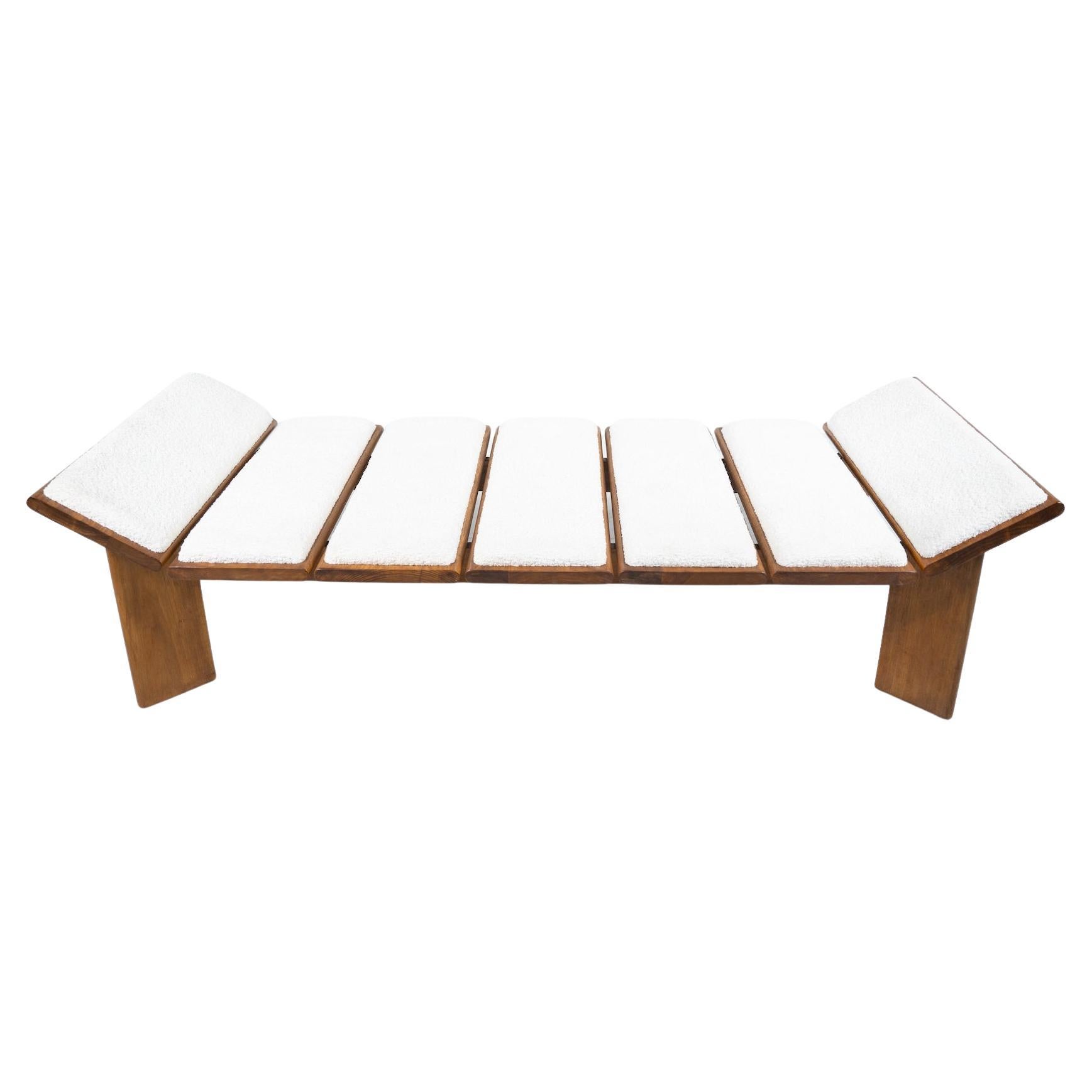 Daybed Italiano Contemporáneo, Tela Boucle Blanca y Madera en venta