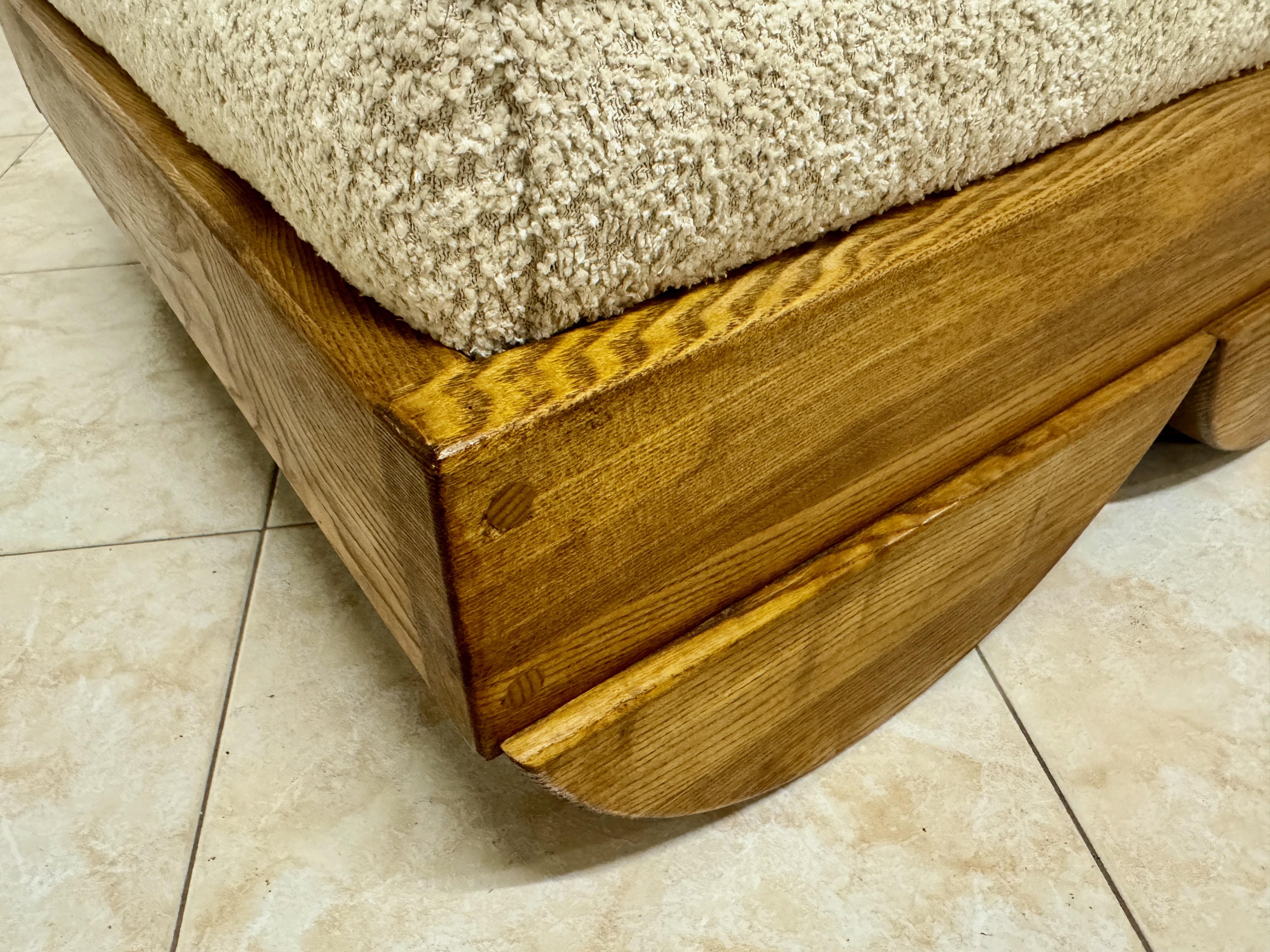 Letto da giorno italiano contemporaneo con piedini a semicerchio in vendita 2