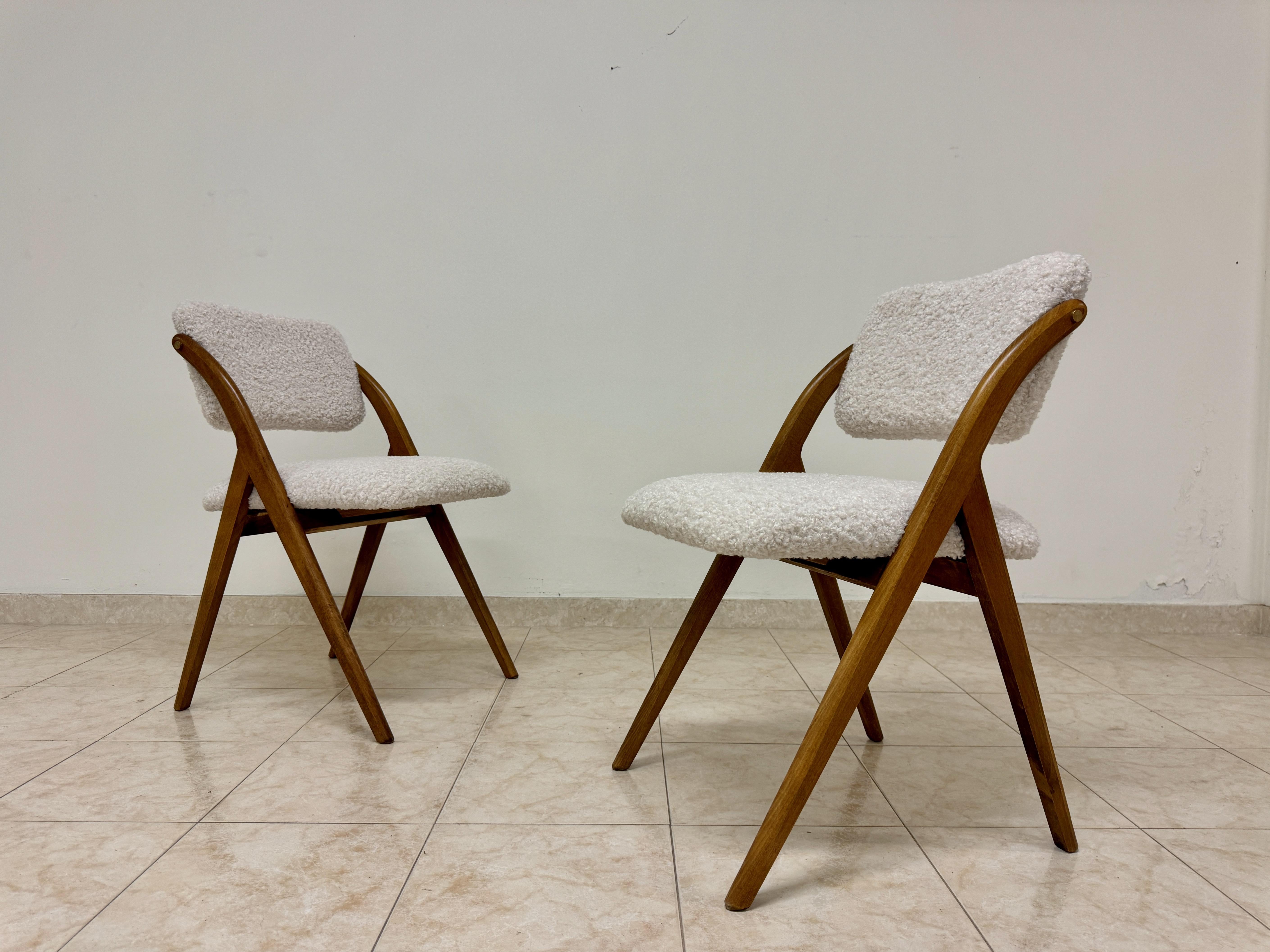 Contemporary Italian Dining Chairs in a Mid Century Style For Sale 5