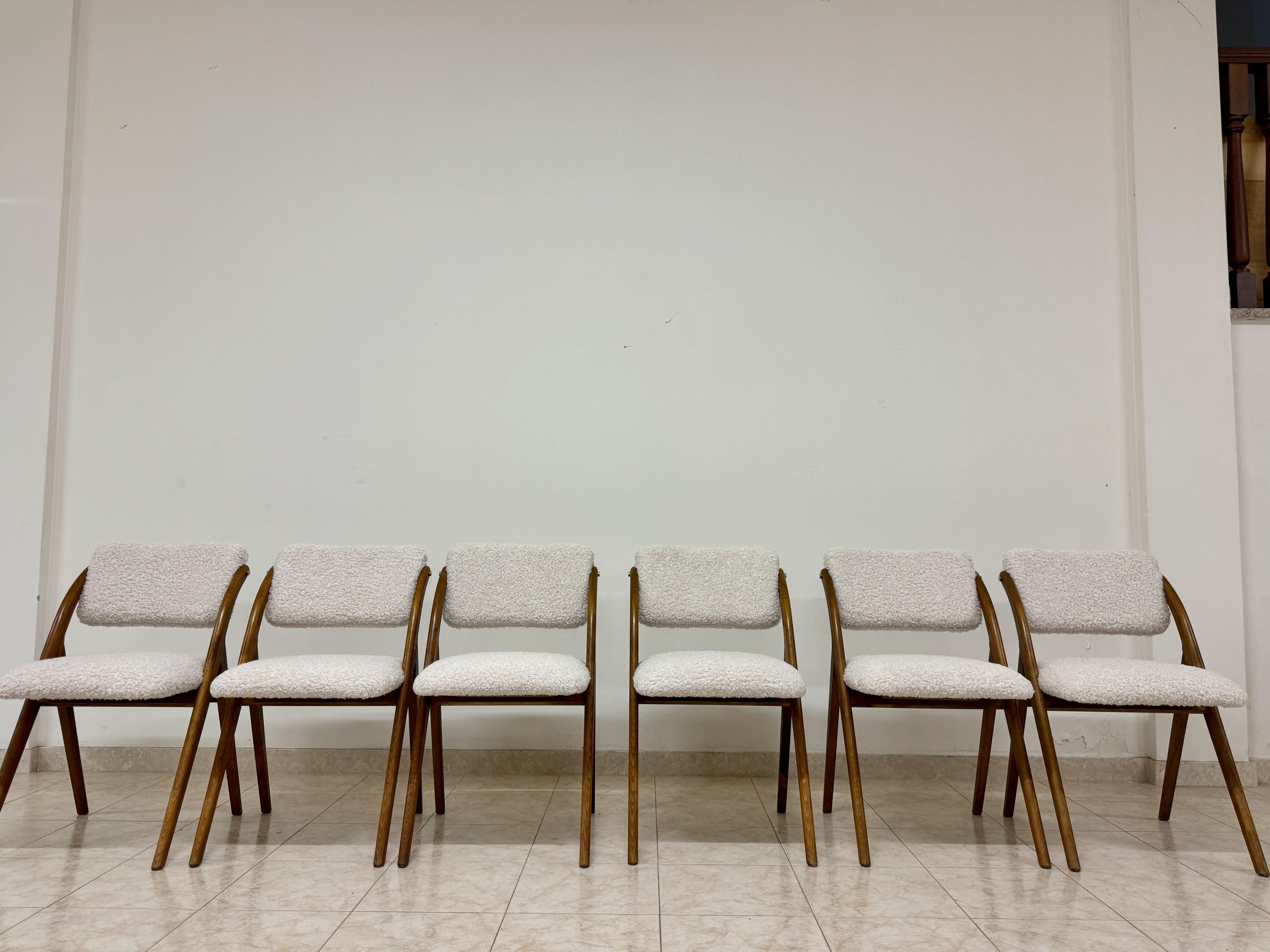 Mid-Century Modern Contemporary Italian Dining Chairs in a Mid Century Style For Sale