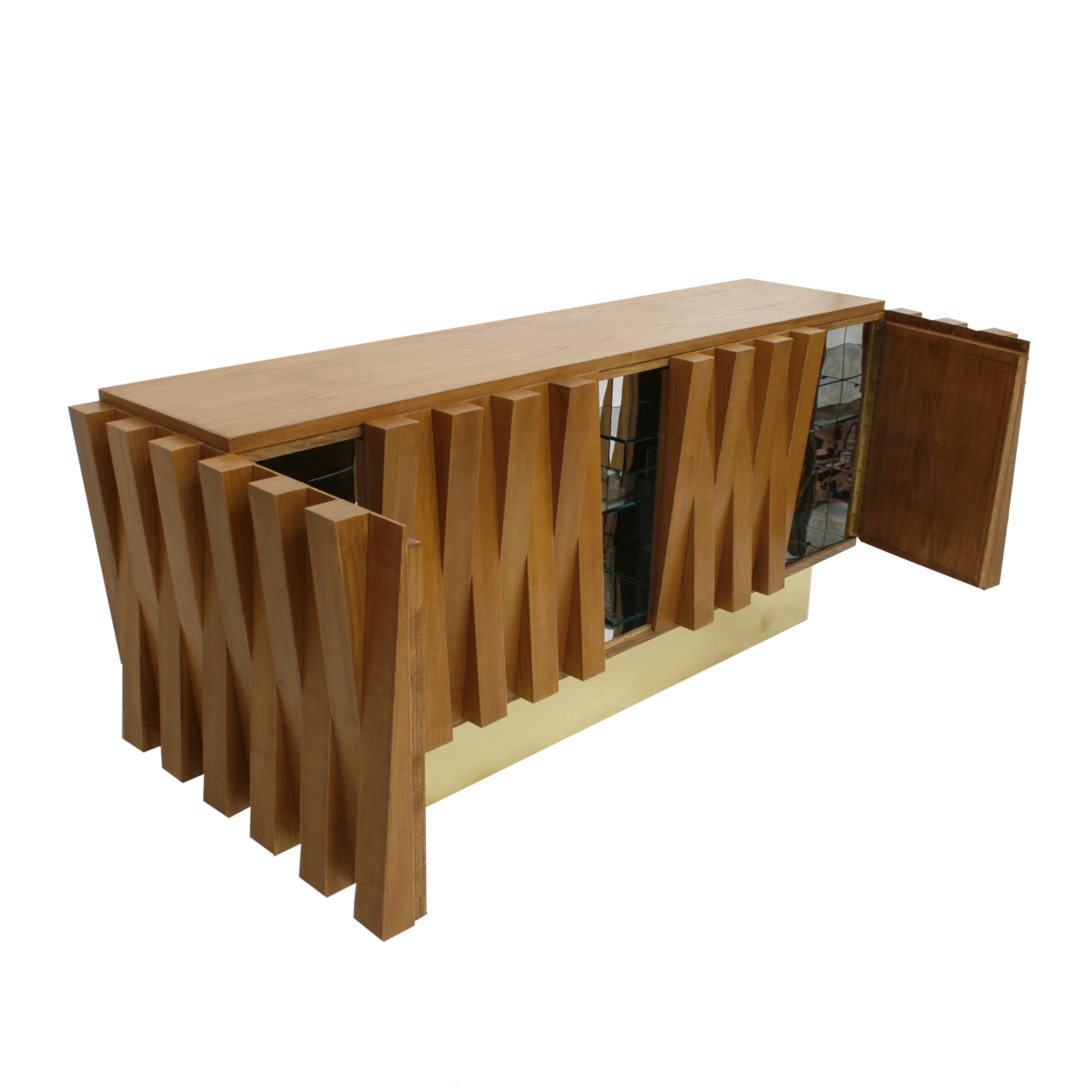 Contemporary Italian Dry Bar Made of Wood and Brass in Brutalist Style For Sale 2