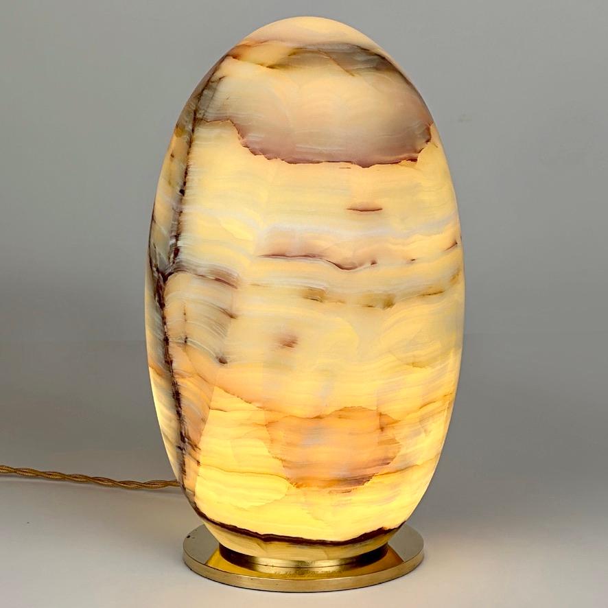 Modern Contemporary Italian Egg-Shaped Green Alabaster and Brass Table Lamp For Sale