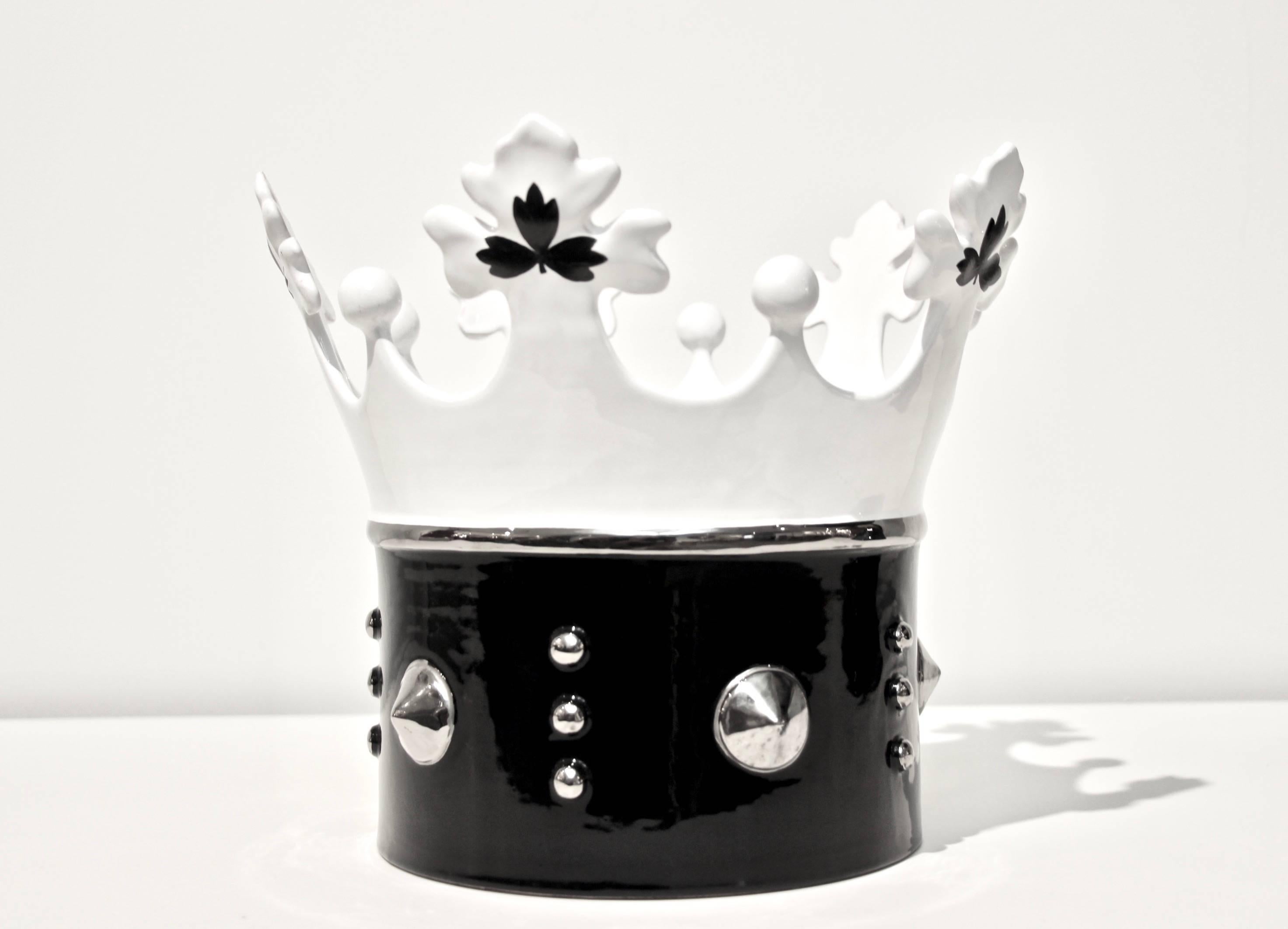 Contemporary Italian Enameled Black White Majolica Crown Bowl & Platinum Accents For Sale 8