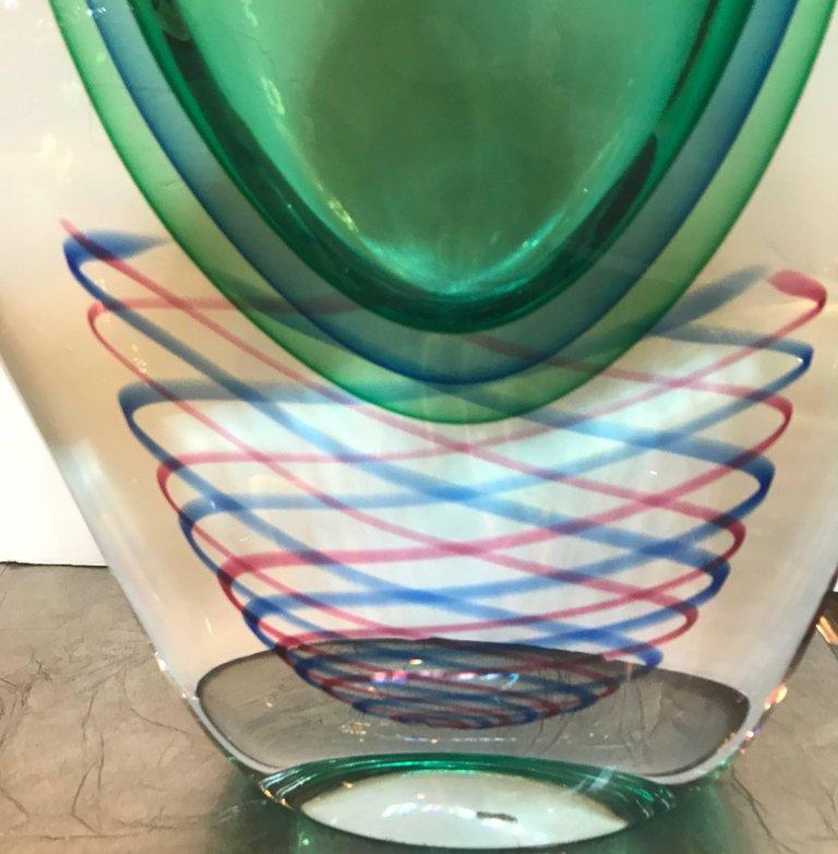 Contemporary Italian Eye Catching Art Glass Vase by Oggetti In Excellent Condition In Hopewell, NJ