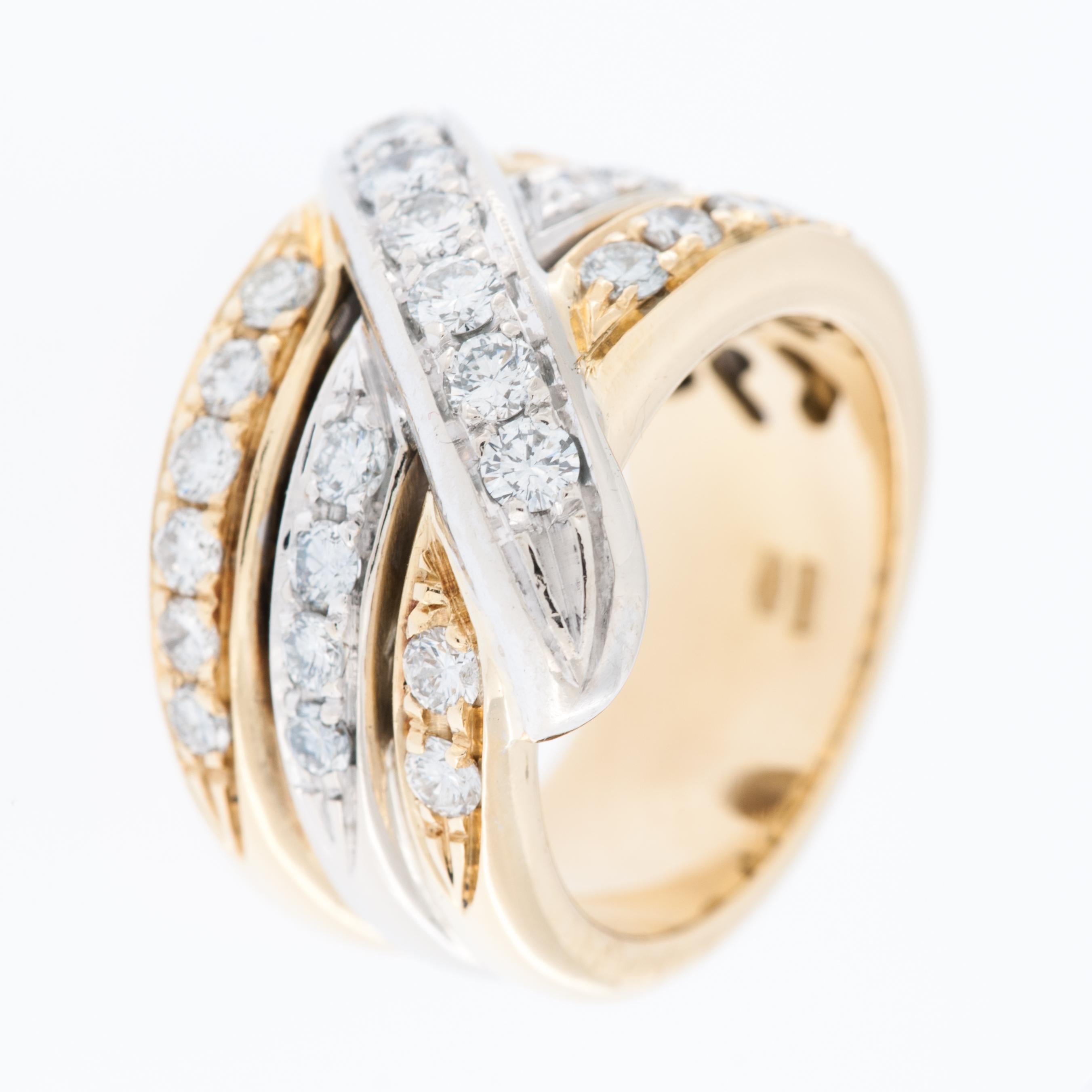 Contemporain Bague italienne contemporaine en or 18 carats avec diamant en vente