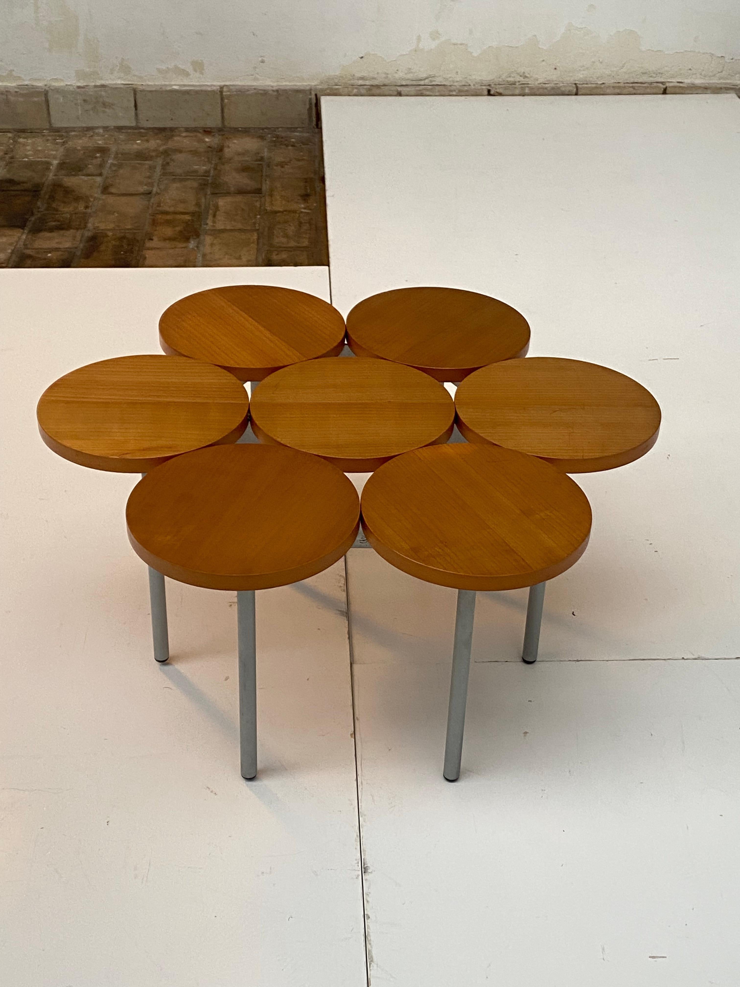 Enameled Contemporary Italian 'Flower' Shaped Side Table 'Progetti' Made in Italy 2000's  For Sale