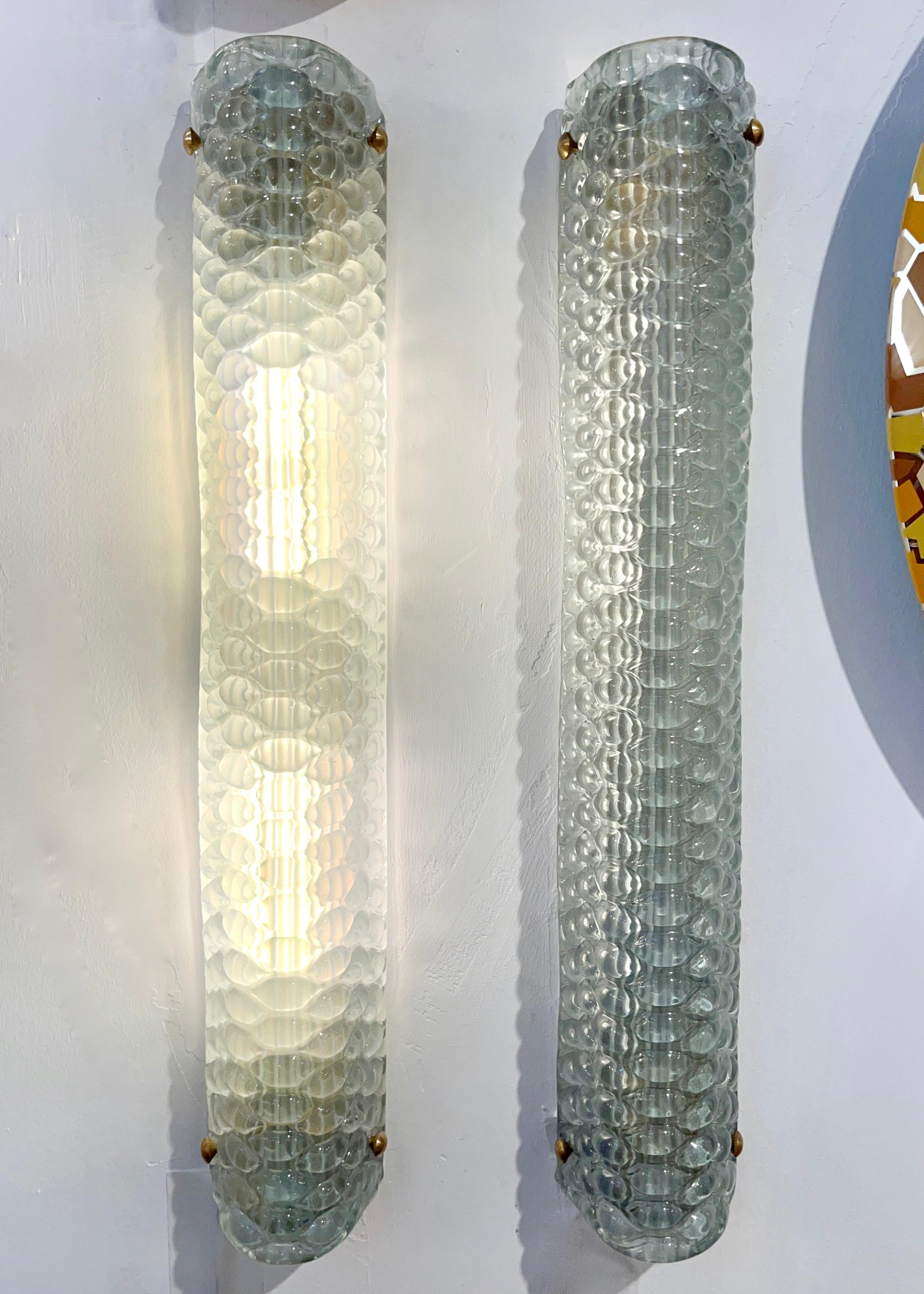 Modernity Italian Fontana Arte Style Aqua Blue Murano Glass Brass Bubble Sconces (Appliques à bulles en verre de Murano) en vente 3