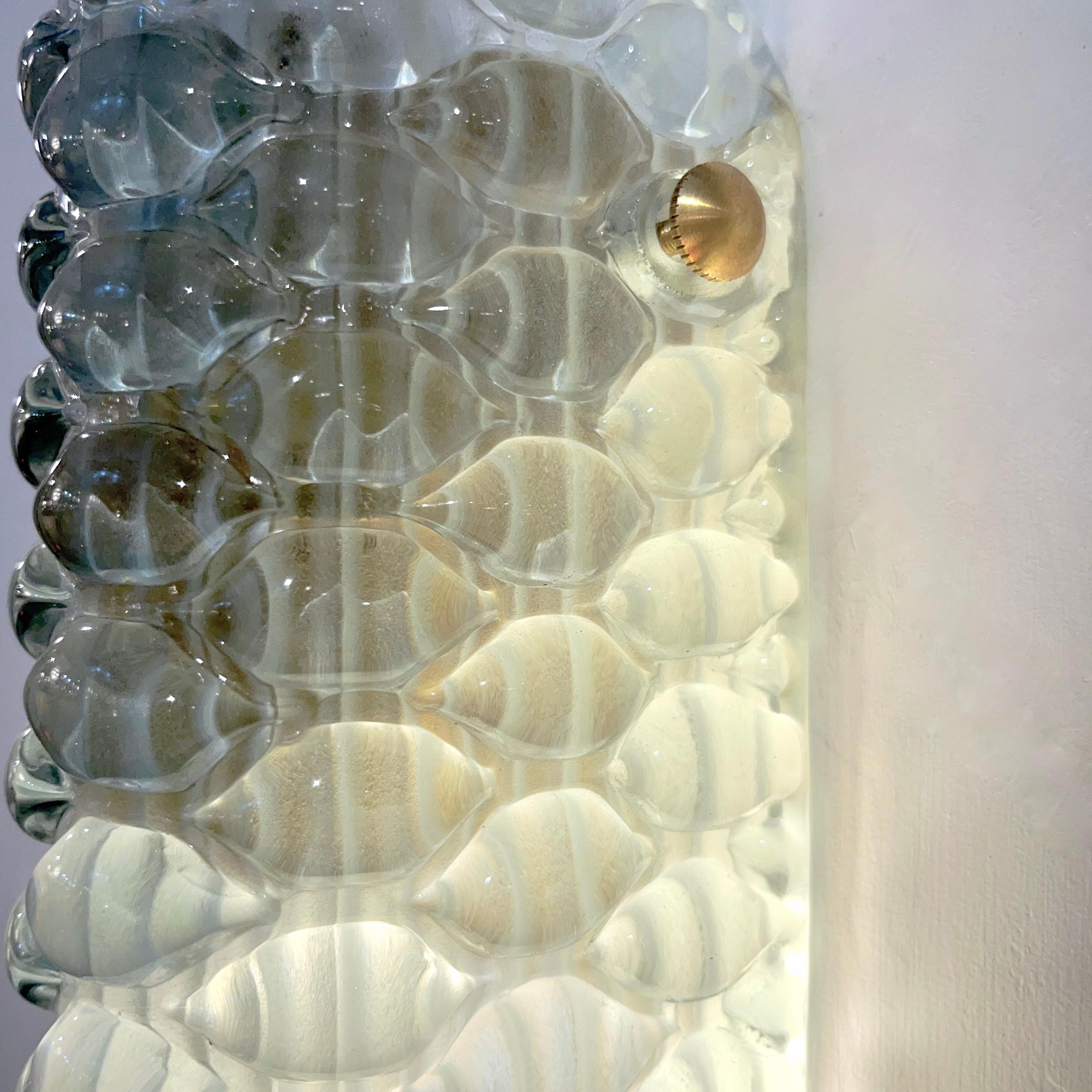 Modernity Italian Fontana Arte Style Aqua Blue Murano Glass Brass Bubble Sconces (Appliques à bulles en verre de Murano) en vente 7
