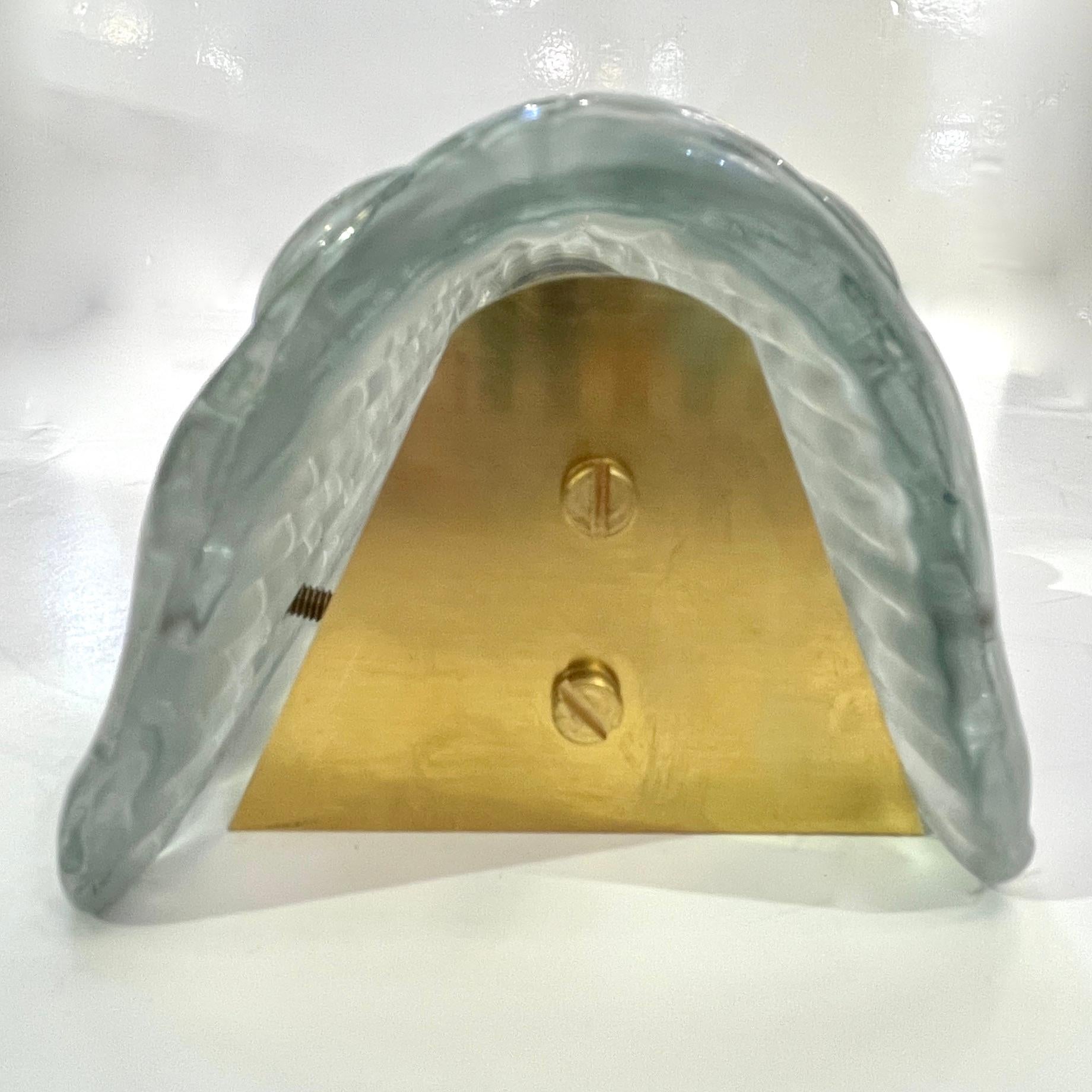 XXIe siècle et contemporain Modernity Italian Fontana Arte Style Aqua Blue Murano Glass Brass Bubble Sconces (Appliques à bulles en verre de Murano) en vente