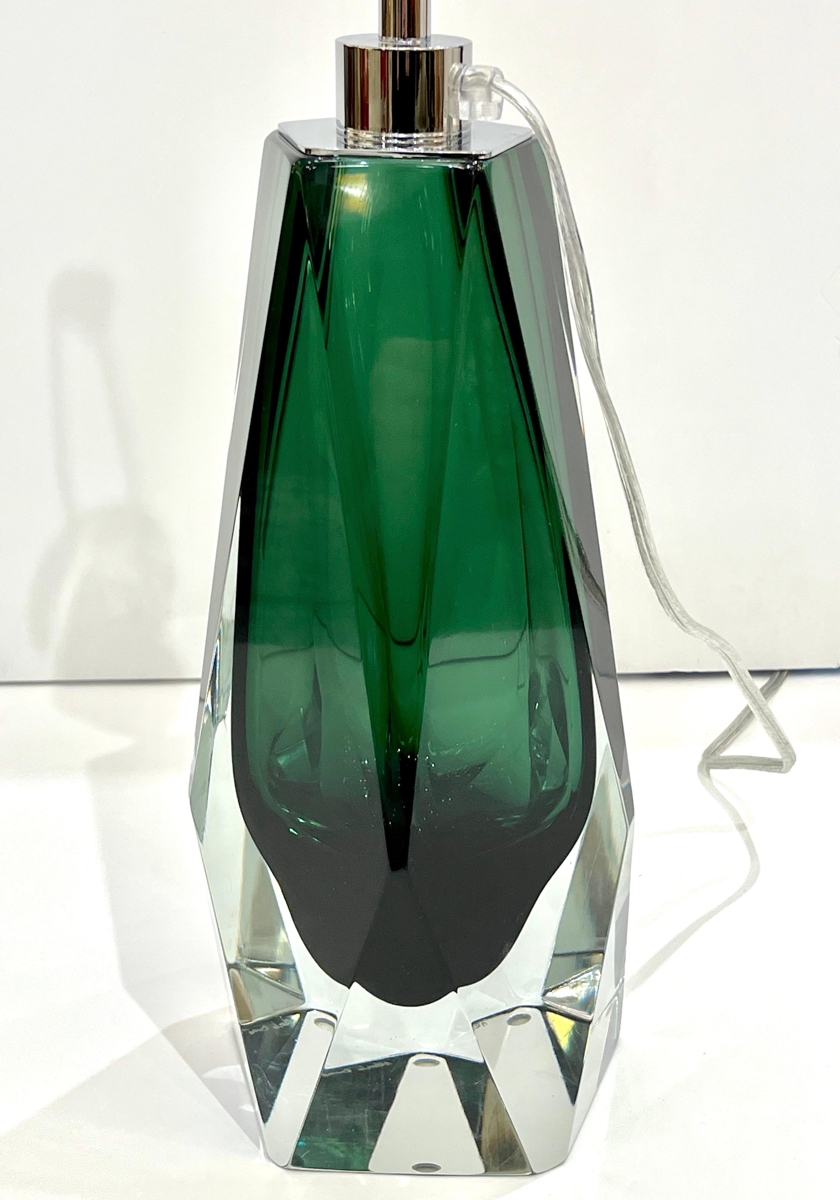 Contemporary Italian Forest Green Diamond Cut Crystal Murano Glass Table Lamps For Sale 7