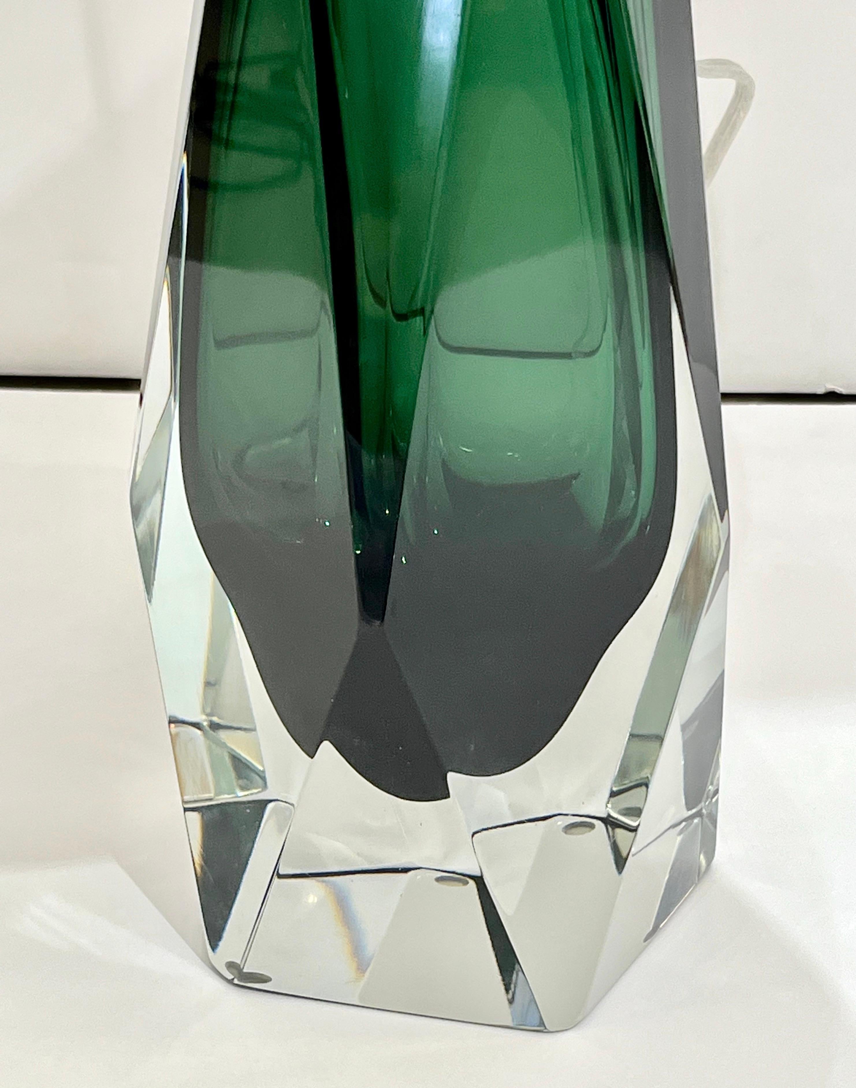 Contemporary Italian Forest Green Diamond Cut Crystal Murano Glass Table Lamps For Sale 1