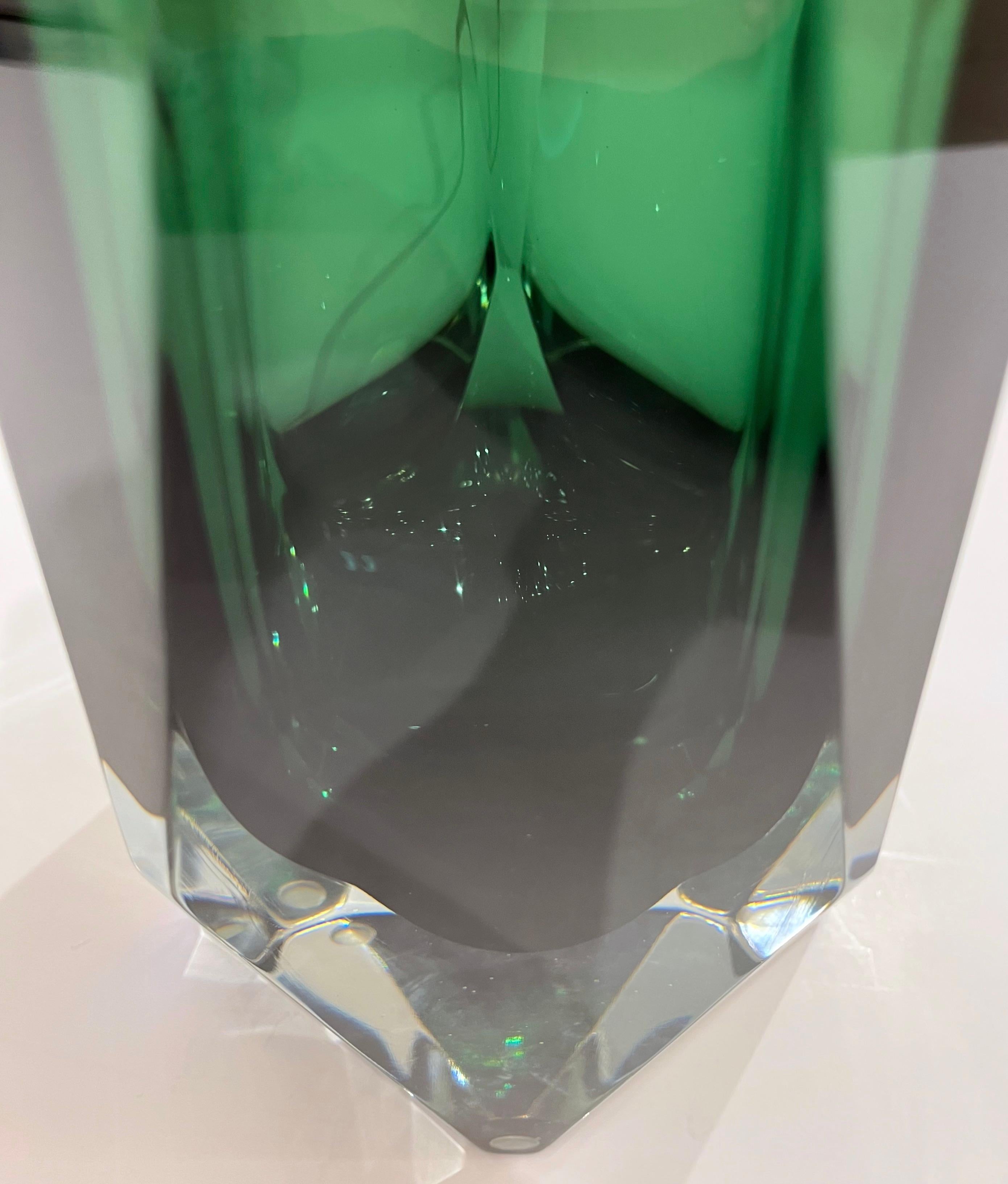 Lampes de table contemporaines italiennes en cristal de Murano taillé en diamant vert forêt en vente 2