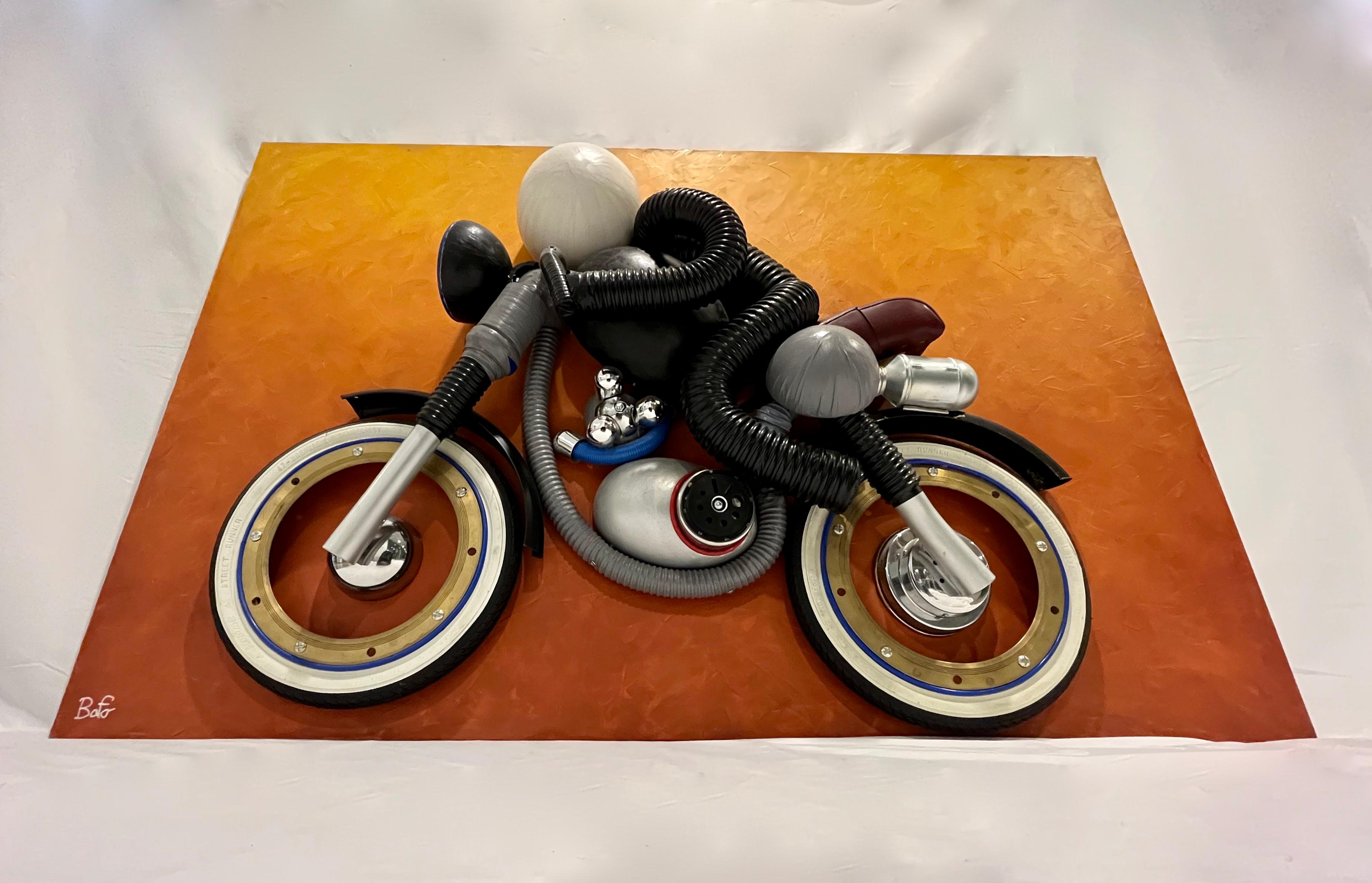 Zeitgenössische italienische gefundene Objekte, recycelte Kunstskulptur eines Bikers, signiert Bafo im Angebot 1