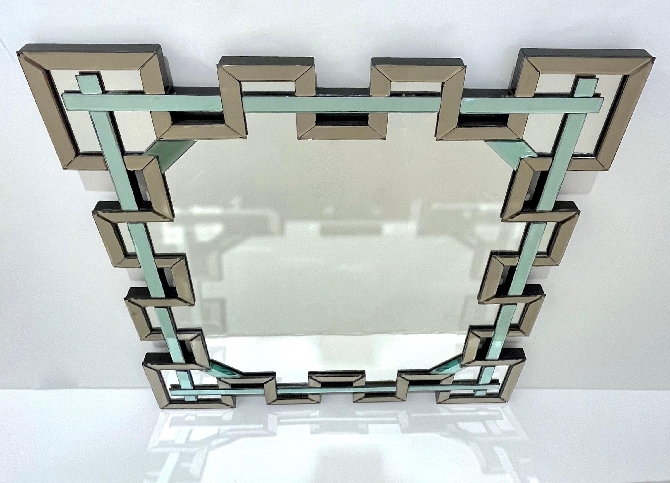 Zeitgenössischer italienischer geometrischer Muranoglas-Spiegel mit aquagrünem Schleifendekor im Angebot 3
