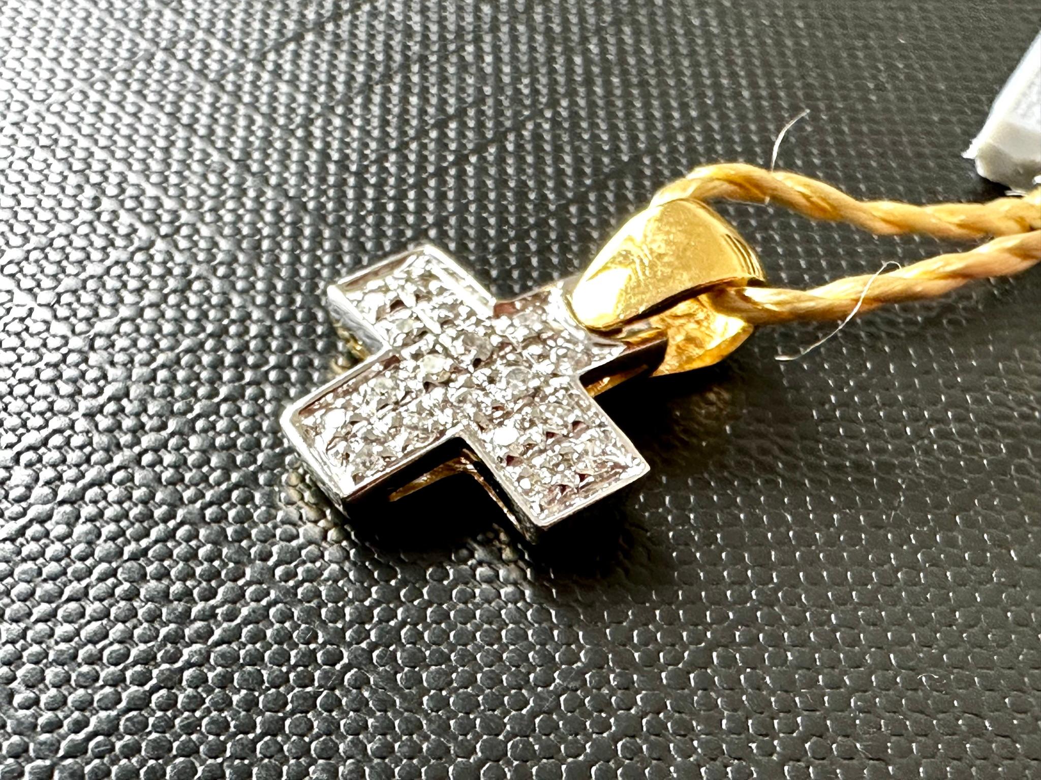 Contemporary Italian Gold Cross with Diamonds For Sale 2