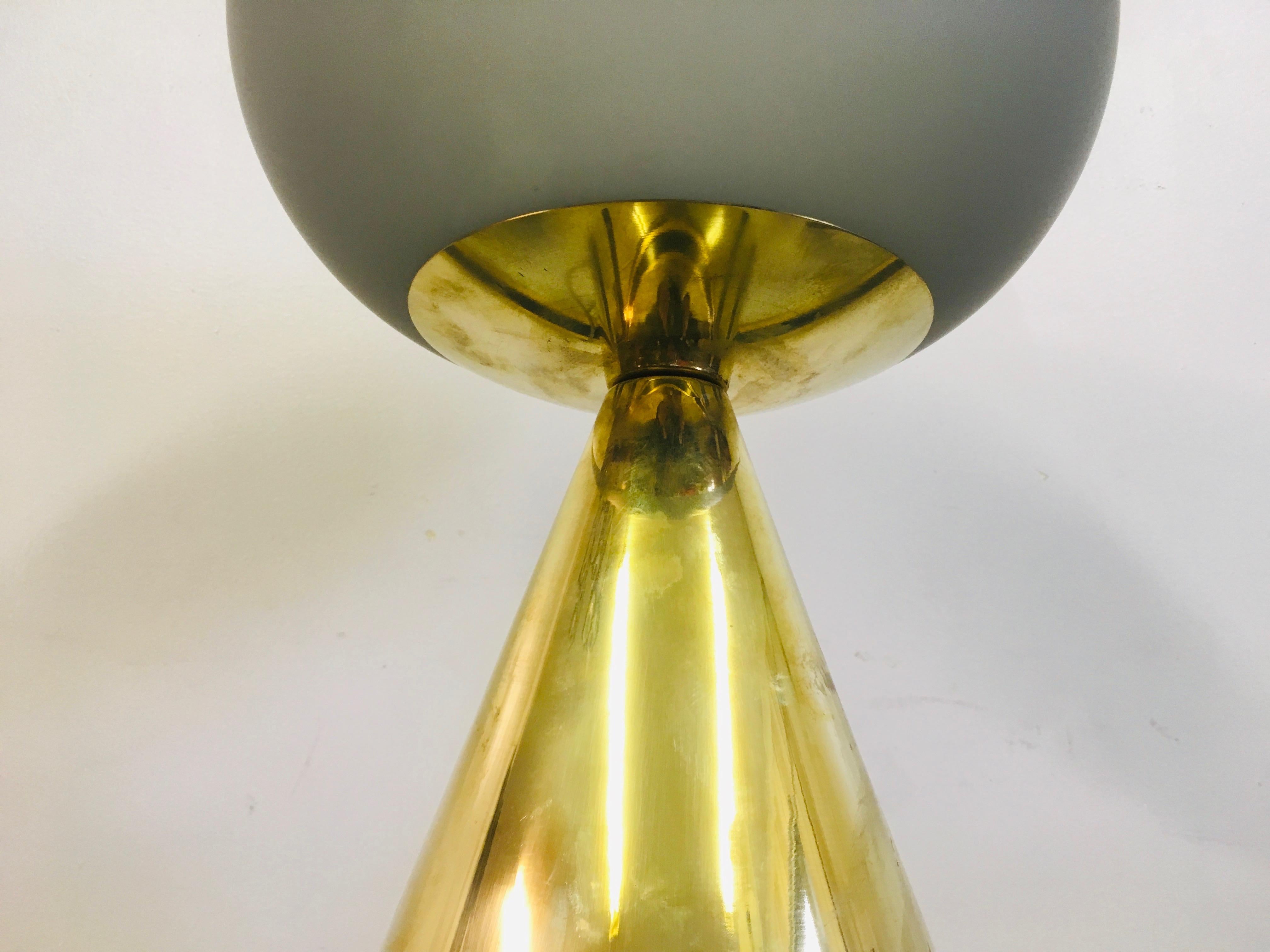 Contemporary Italian Grey Glass and Brass Table Lamp For Sale 1
