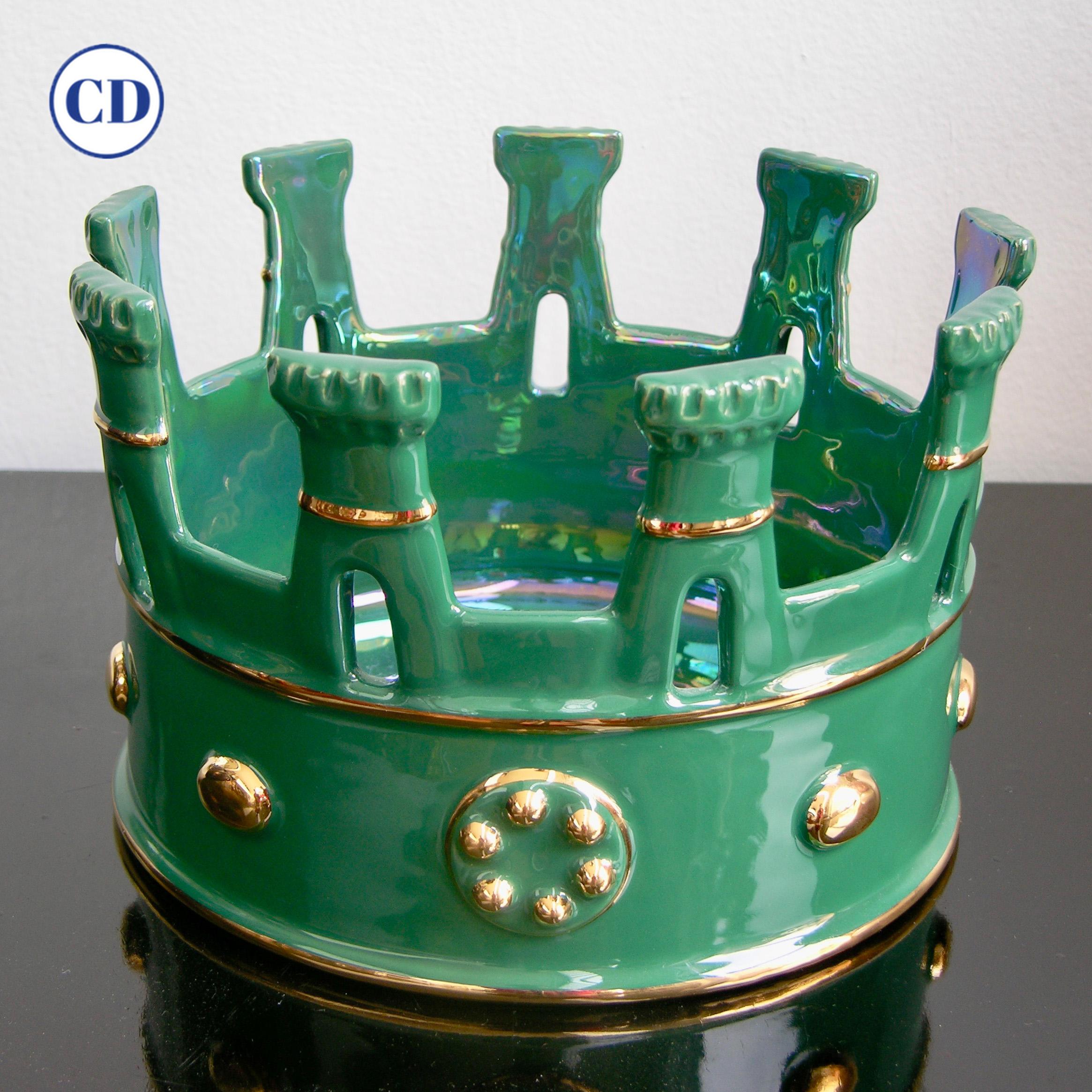 Contemporary Italian Hunter Green Majolica Crown Bowl with Pure Gold Accents For Sale 3