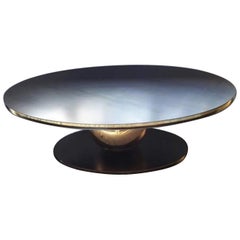 Table basse ou table de centre contemporaine italienne en fer et laiton