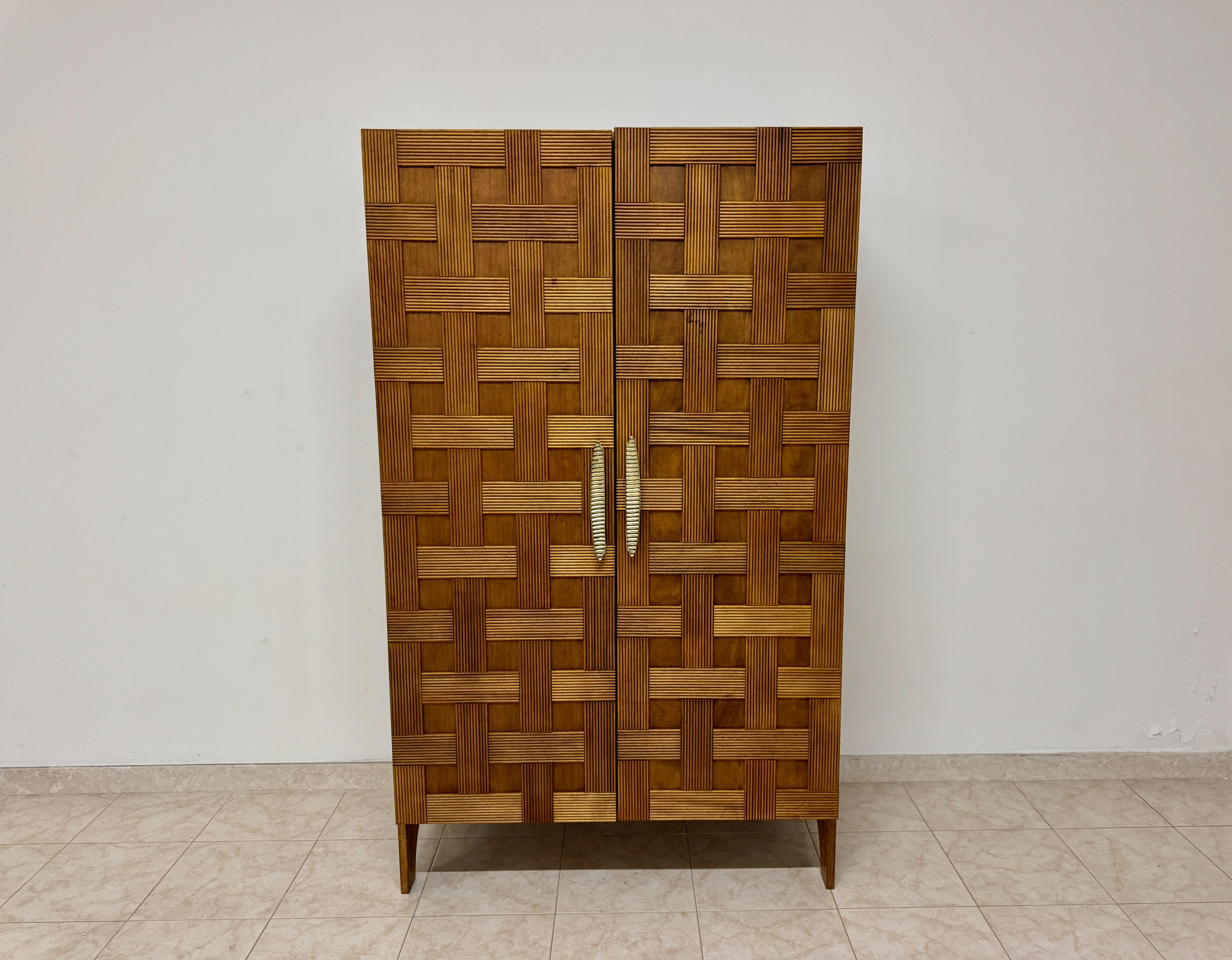 Armario enrejado italiano contemporáneo Moderno de mediados de siglo en venta