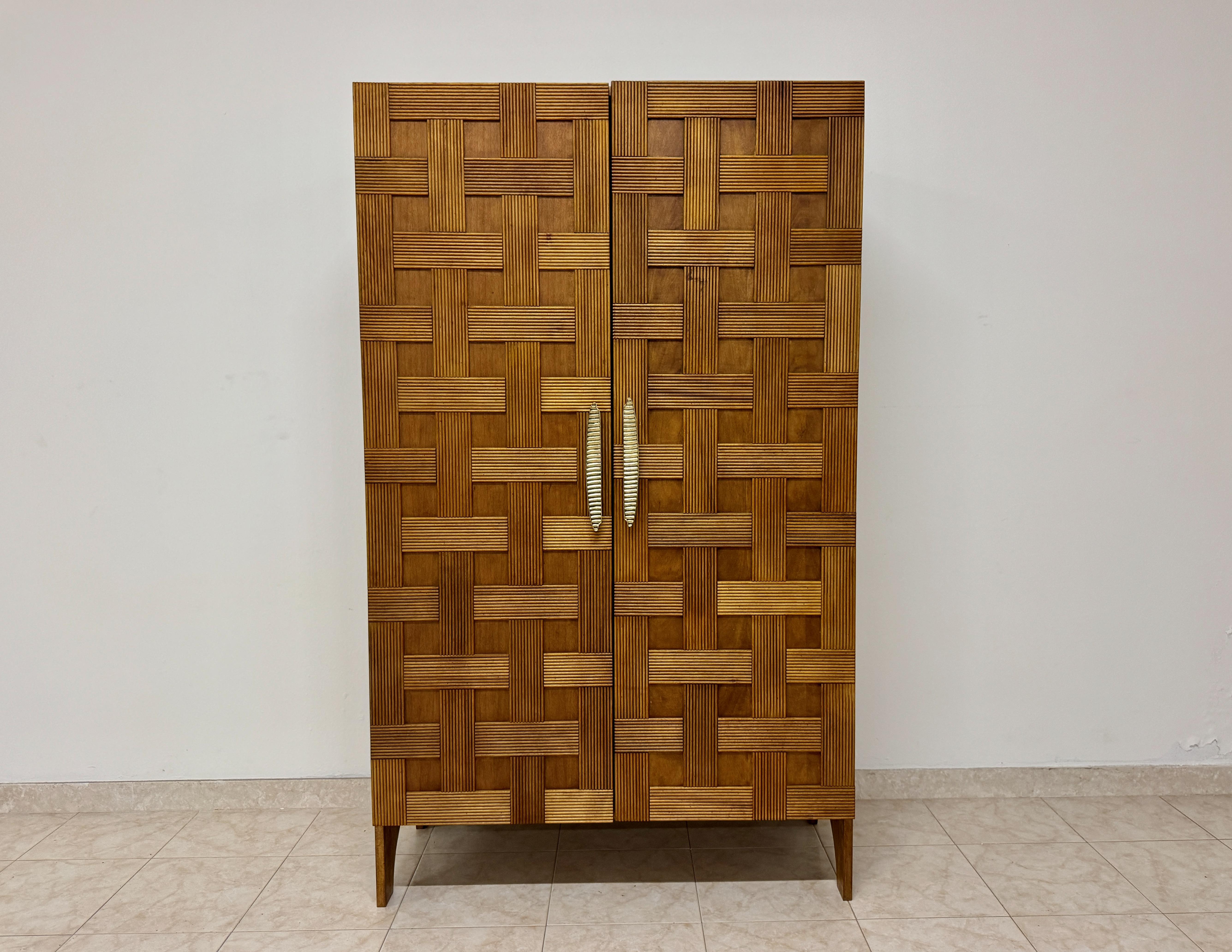 Armario enrejado italiano contemporáneo Italiano en venta