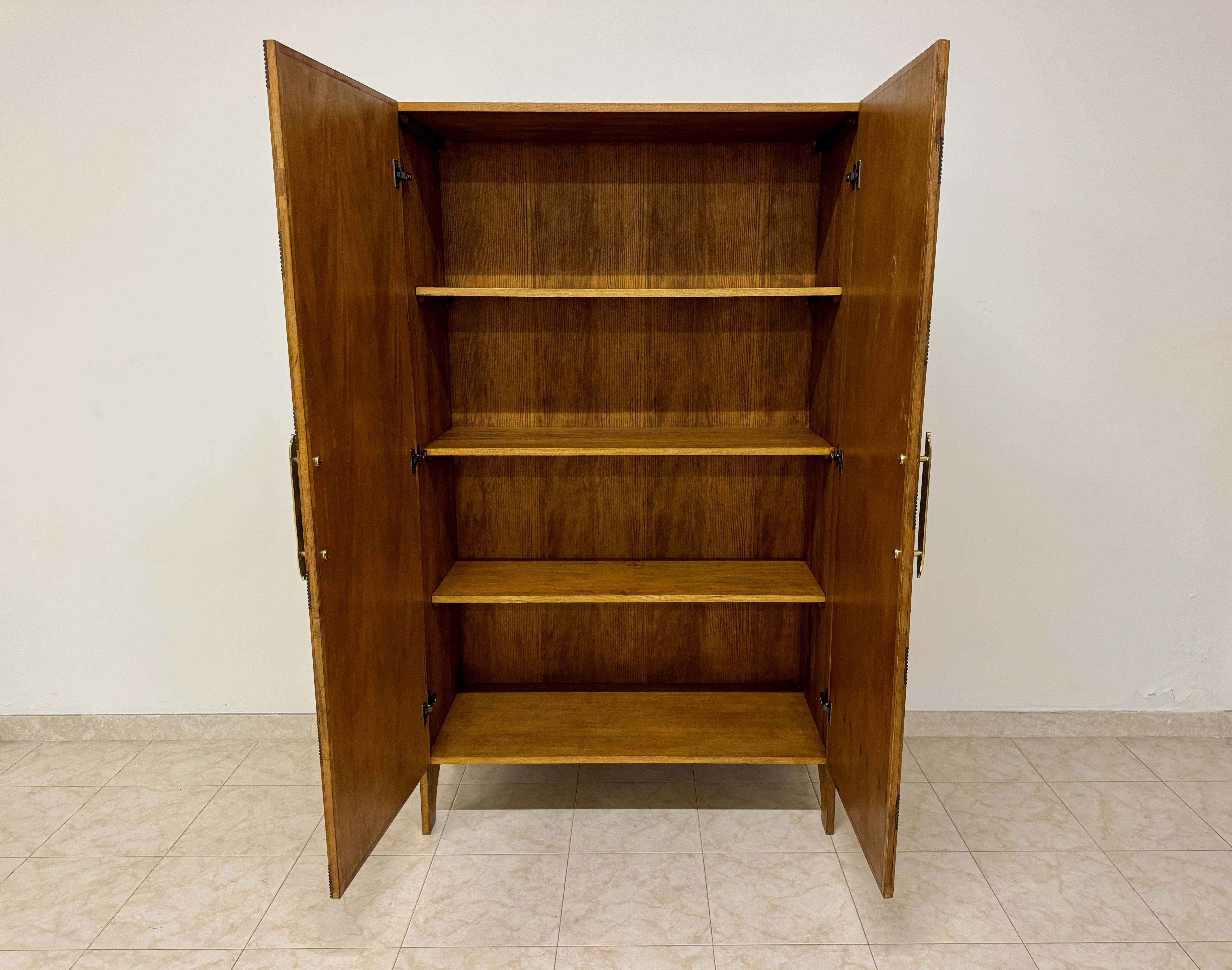 Armario enrejado italiano contemporáneo en Nuevo estado para la venta en London, London