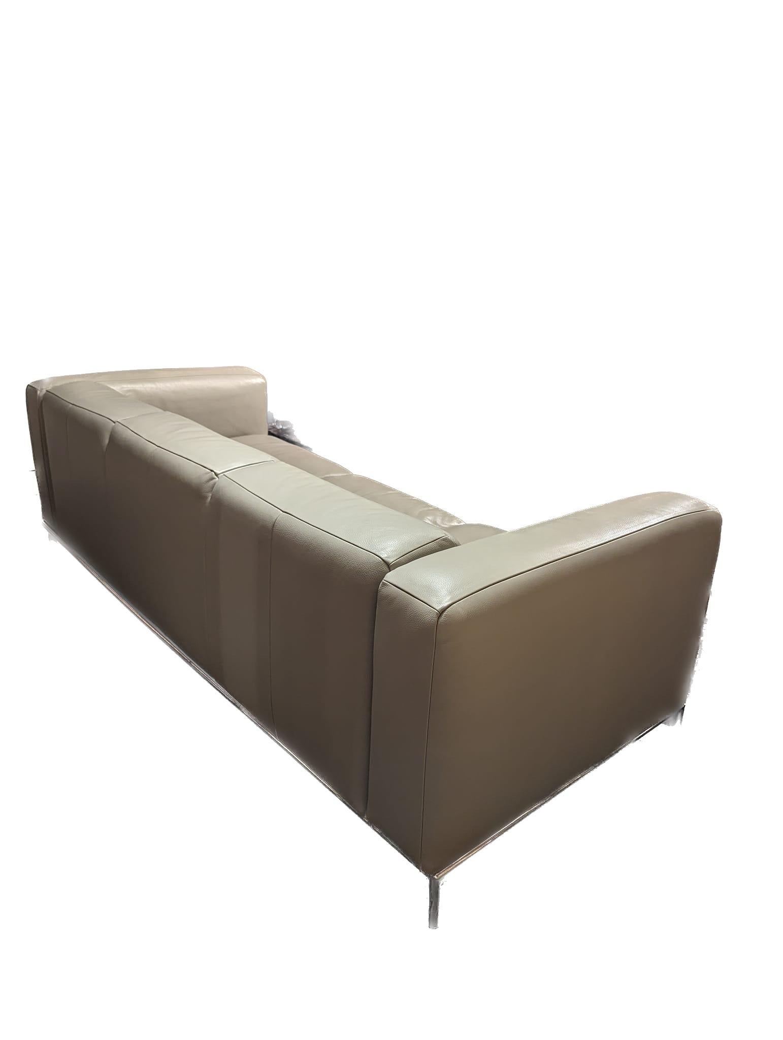 Contemporary Italian Leather 3-Seater Sofa In Good Condition For Sale In Miami, FL