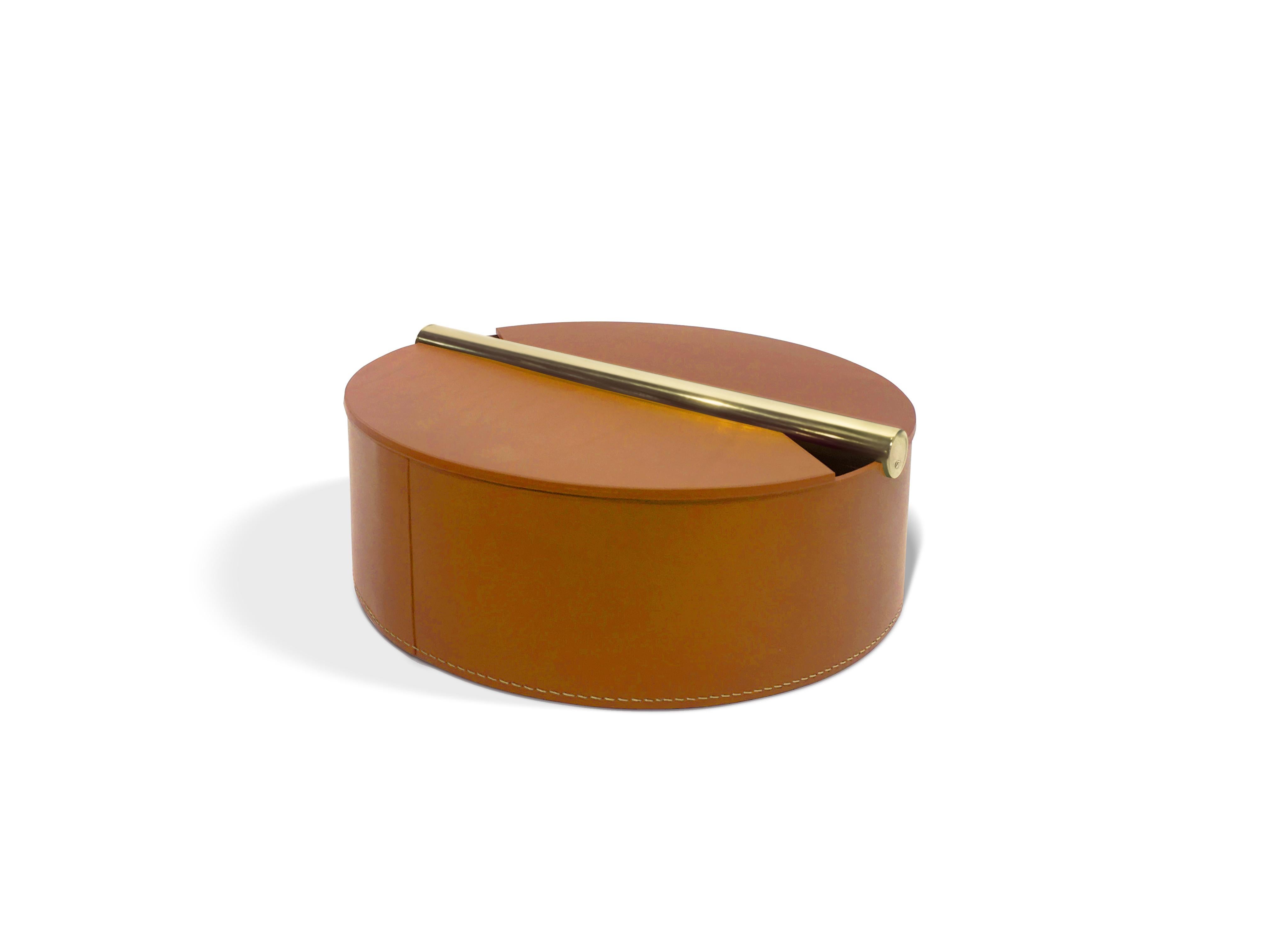 Contemporary Italian Leather & Swedish Brass Modern Minimalist Centerpiece Tray For Sale 7