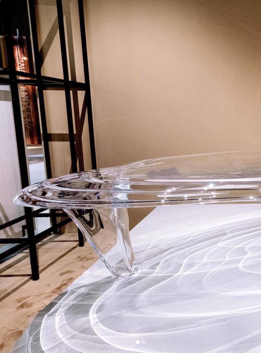 Contemporary Italian Marble Center Table with Polished Plexiglass by Zaha Hadid For Sale 1