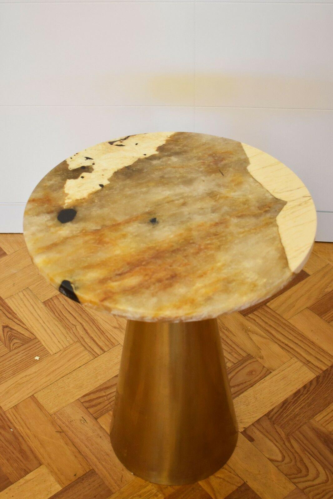 Mid-Century Modern Contemporary Italian Marble Side Table with a Brass Base For Sale
