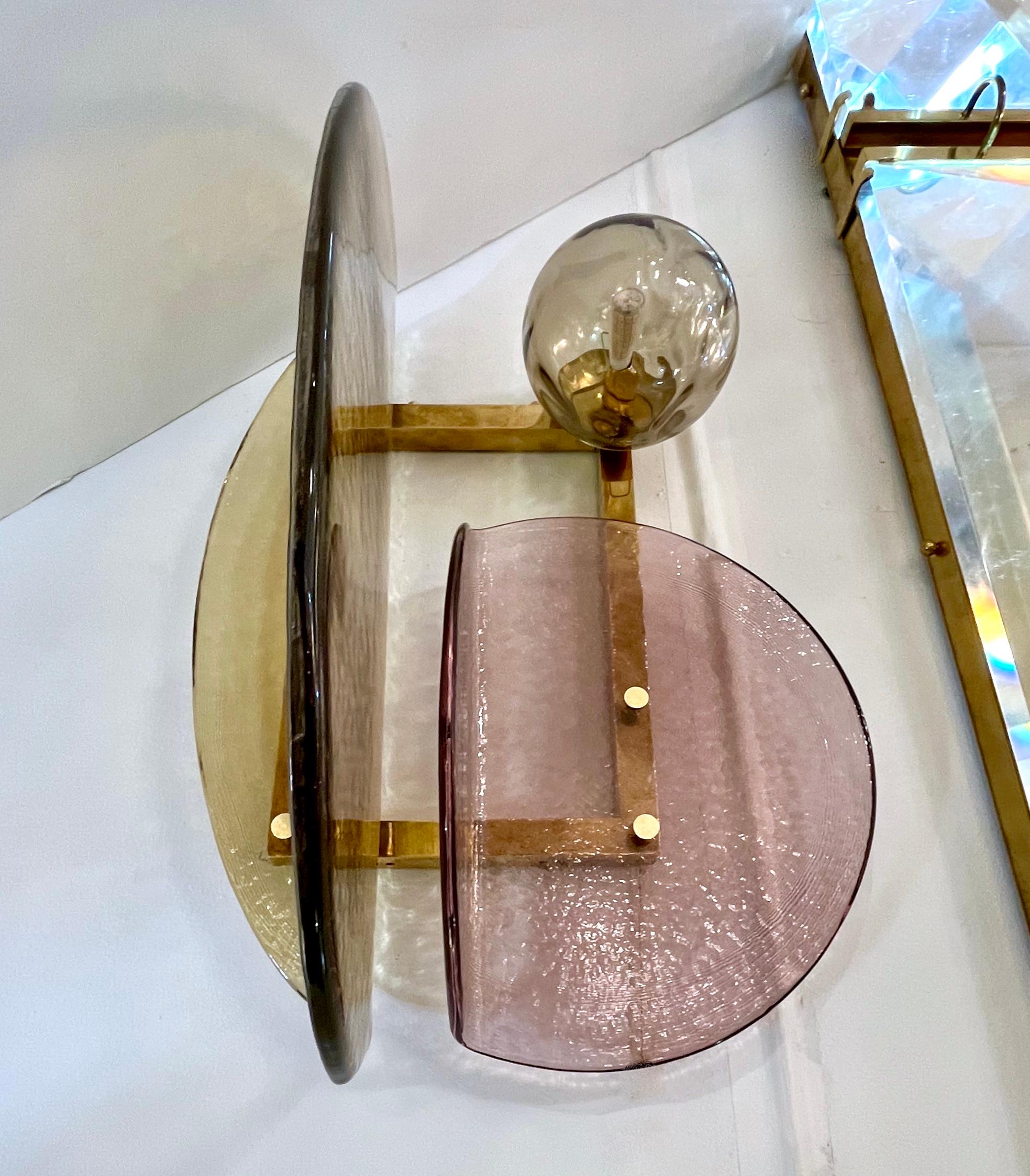 Contemporary Italian Mauve Plum Amber Murano Glass Post-Modern Gold Brass Sconce In New Condition For Sale In New York, NY