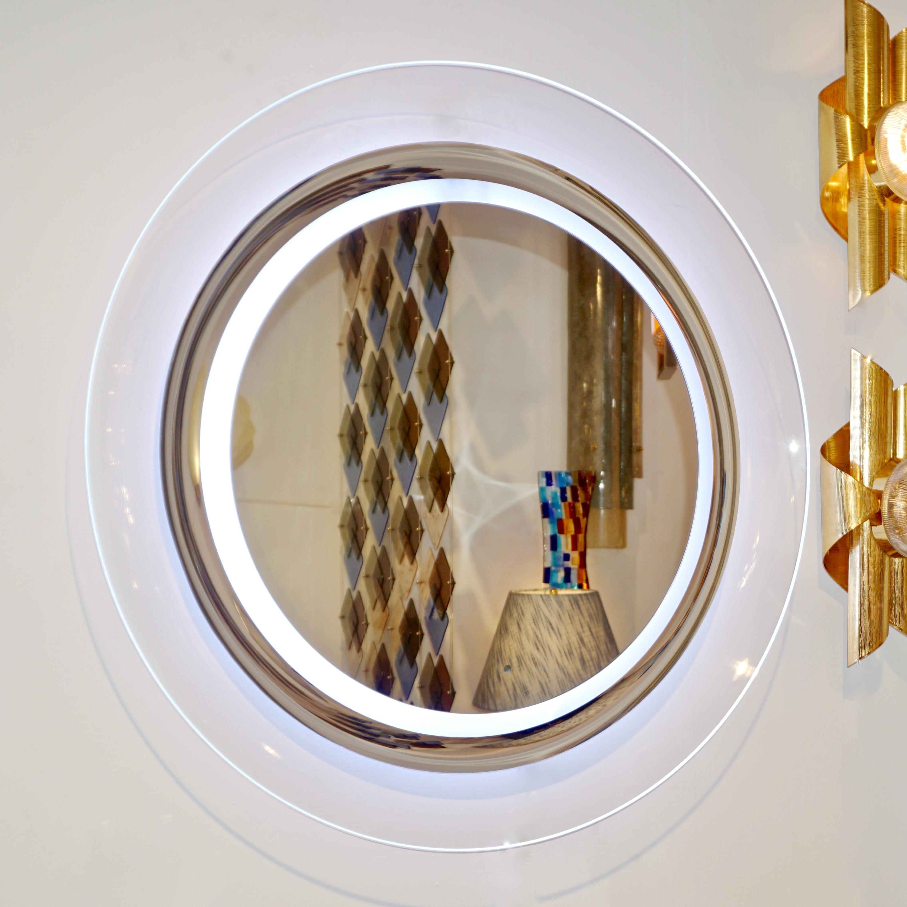 Contemporary Italian Minimalist Curved Silver & Frosted Glass Round Lit Mirror In Excellent Condition In New York, NY