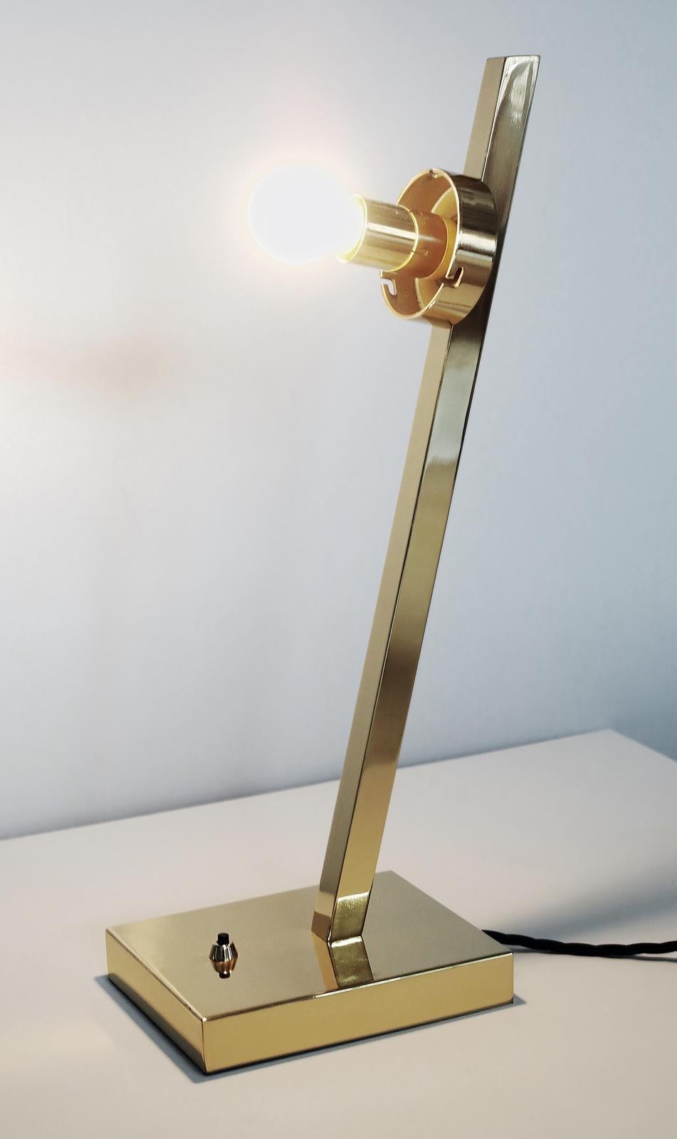 Contemporary Italian Minimalist Geometric White Alabaster Offset Brass Lamp In New Condition In New York, NY
