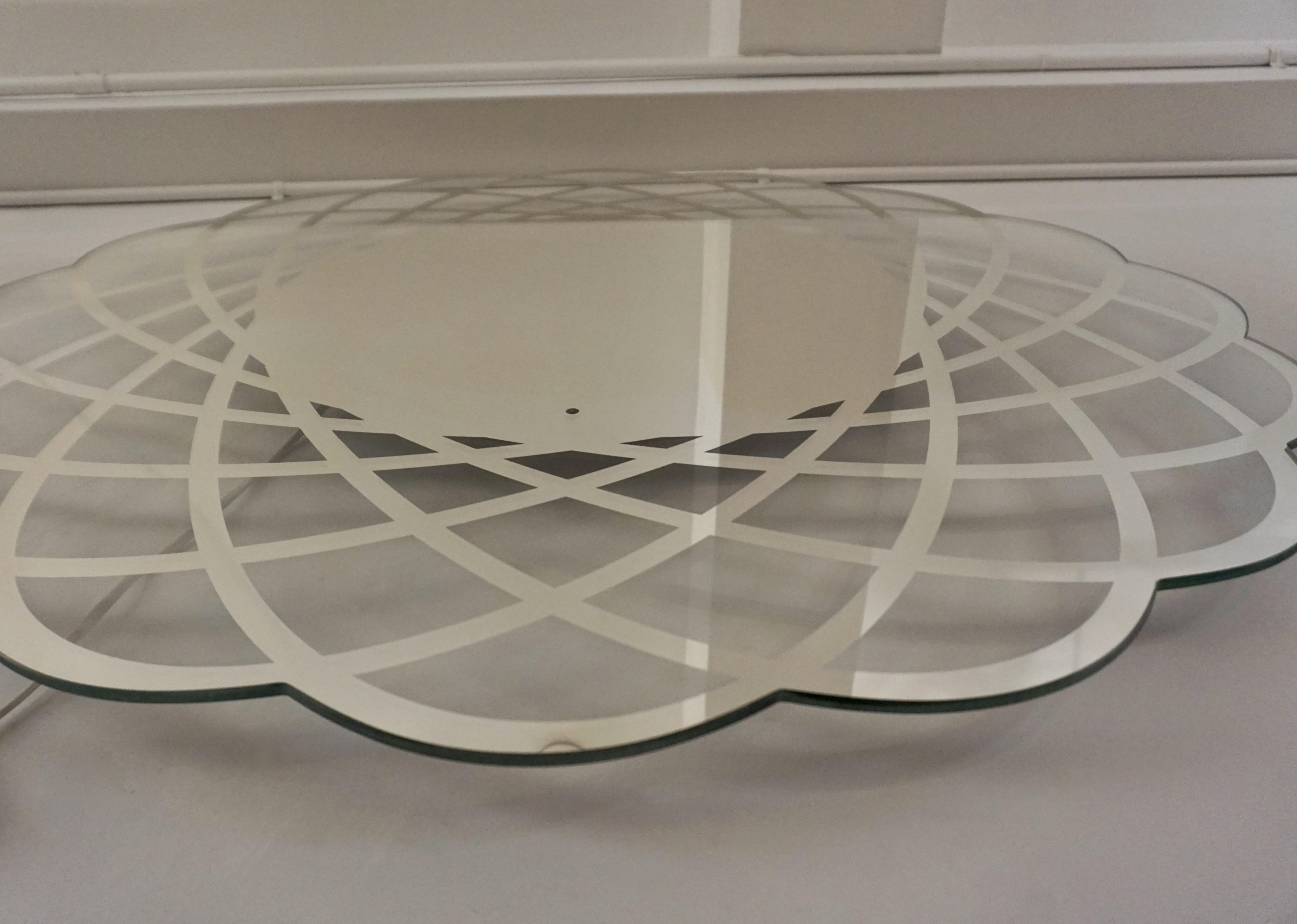 Contemporary Italian Minimalist Lace Decor Scalloped Round Mirror with Light im Angebot 4