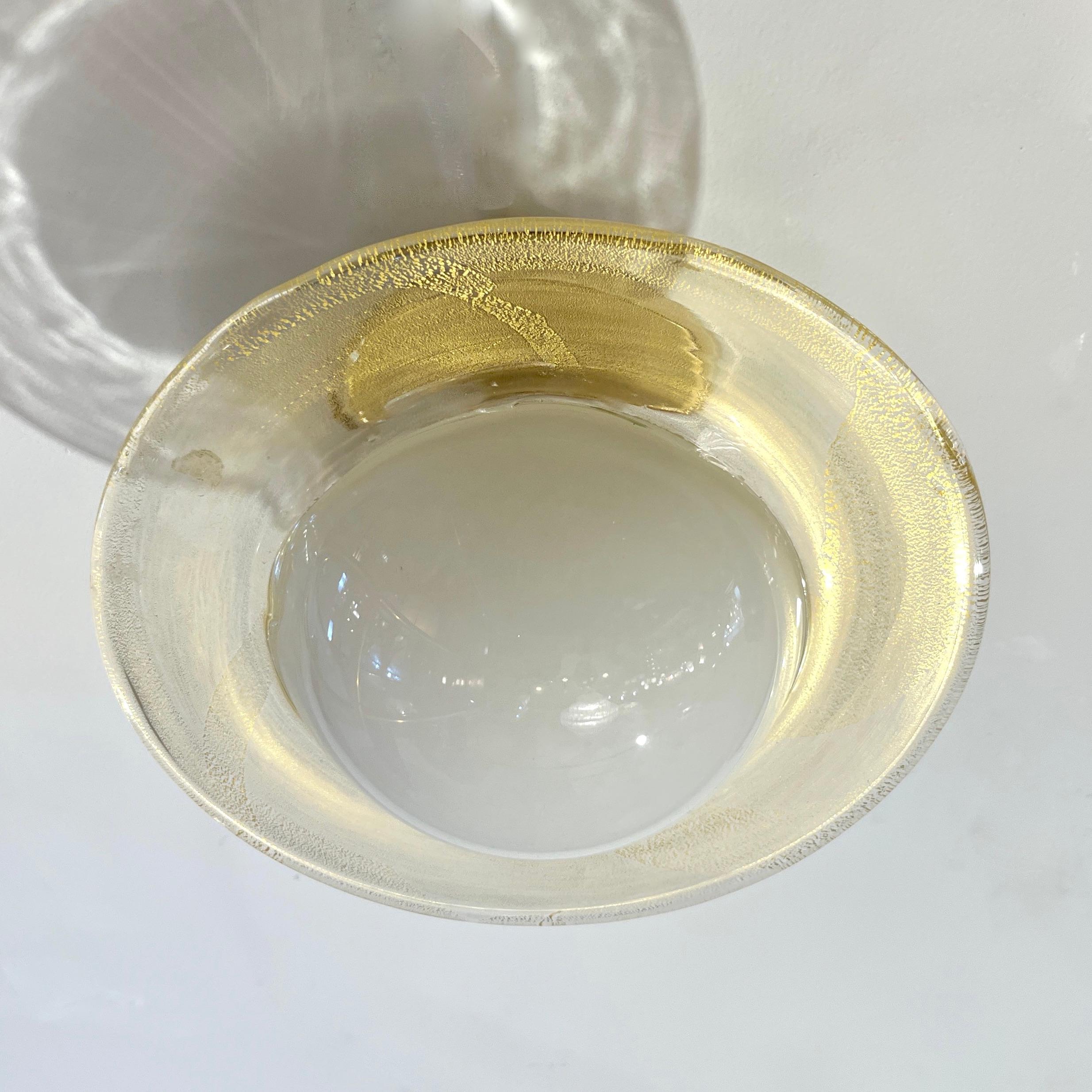 Plafonnier contemporain italien moderne crème blanc or verre de Murano laiton rond Neuf - En vente à New York, NY