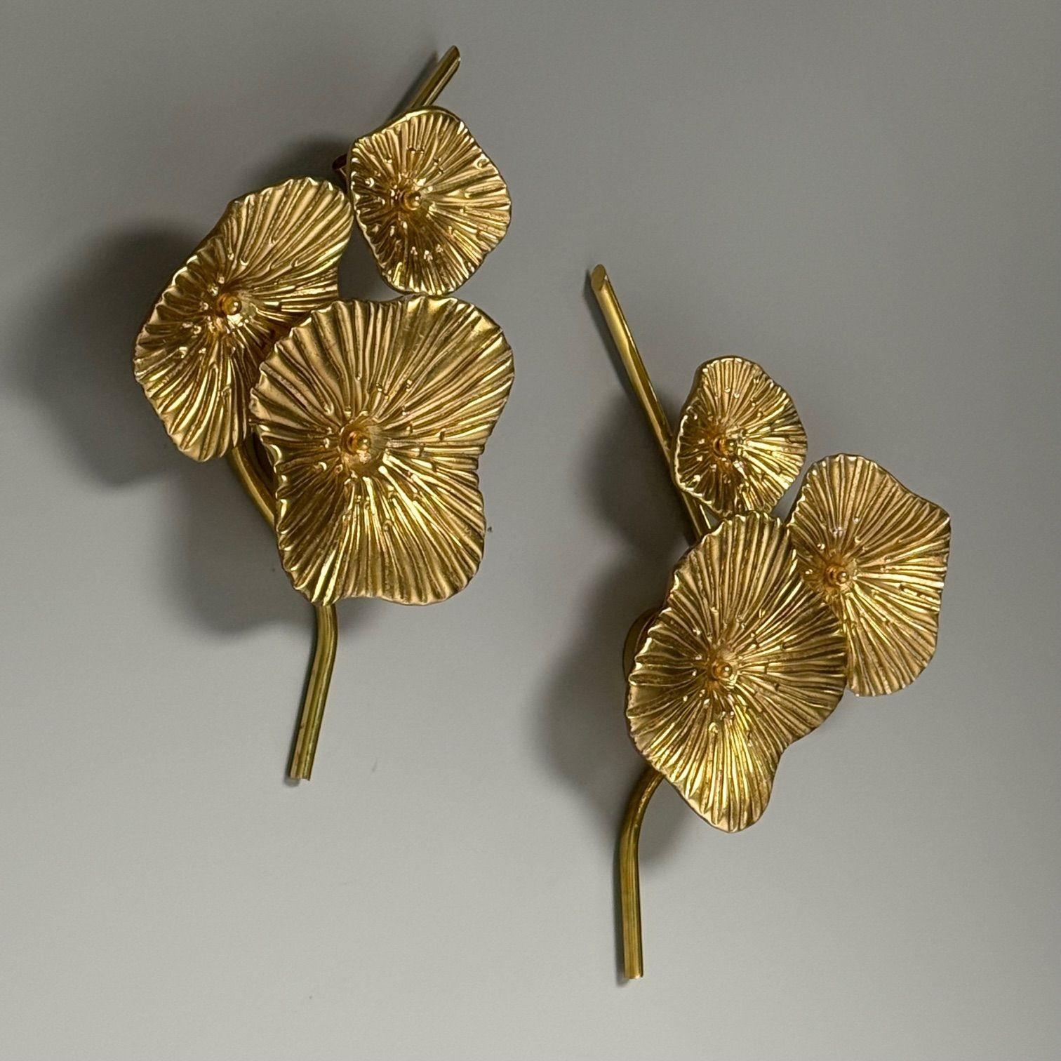 Contemporary, Italian Modern, Flower Sconces, Murano Glass, Gold Leaf, Brass For Sale 1