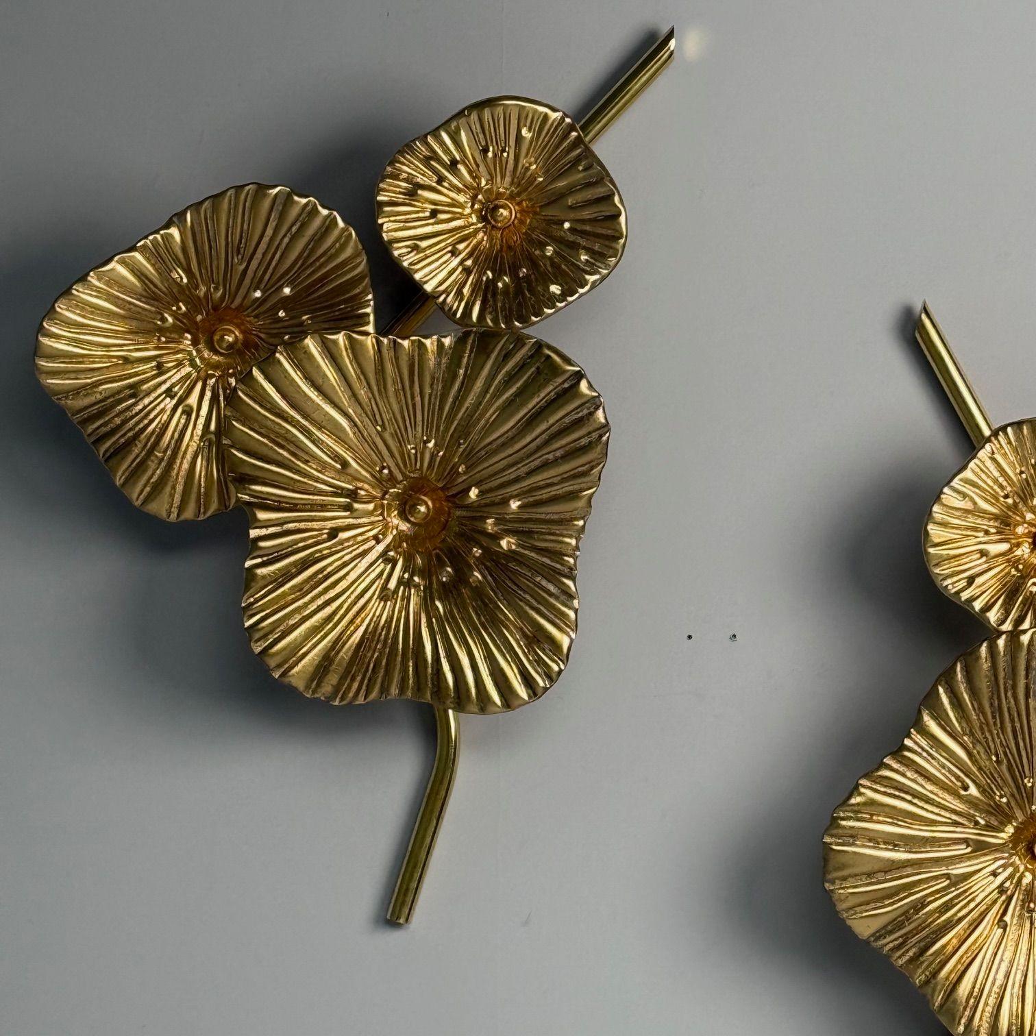 Contemporary, Italian Modern, Flower Sconces, Murano Glass, Gold Leaf, Brass For Sale 5