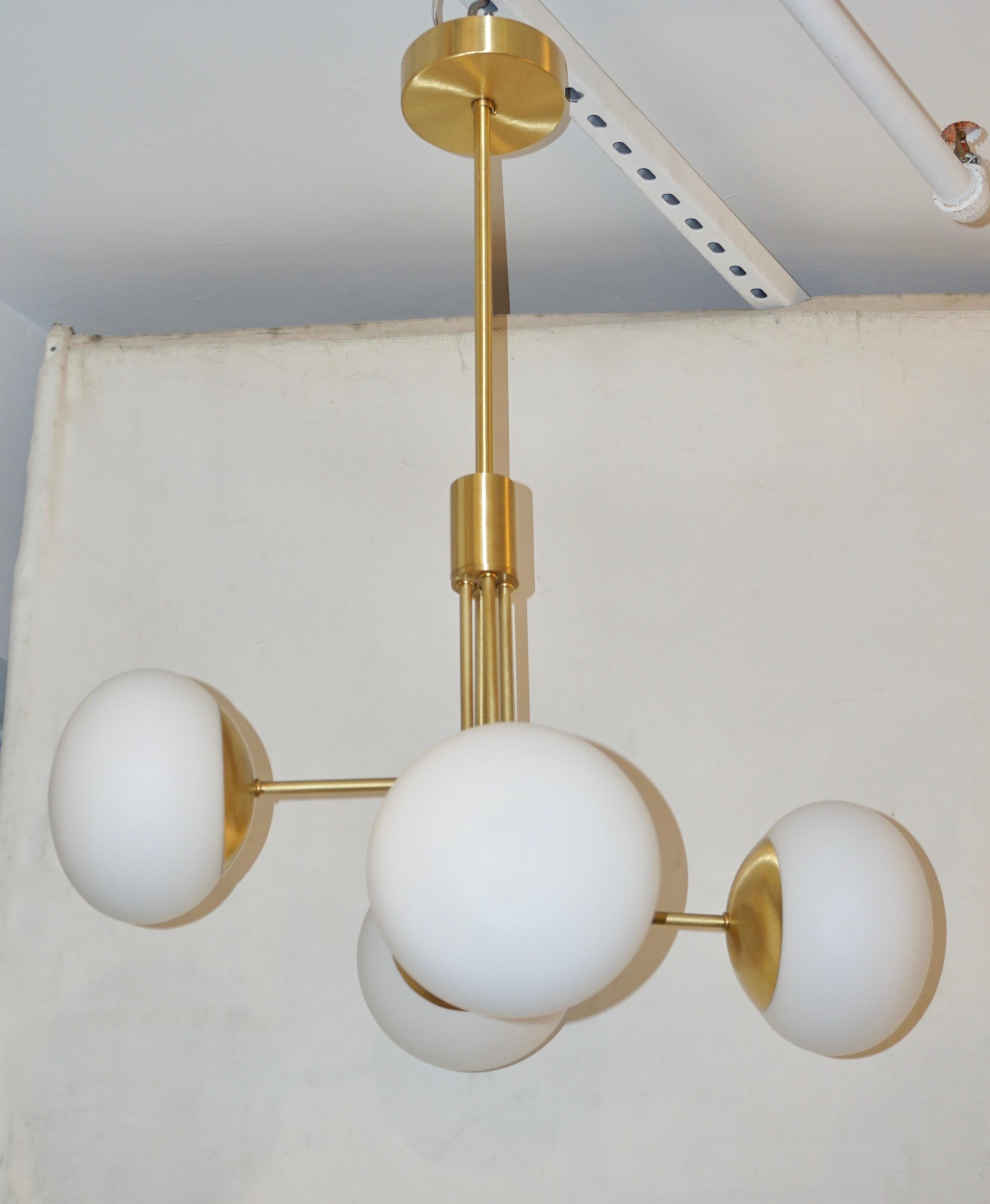 Contemporary Italian Modern Satin Brass & 4 White Murano Glass Globe Chandelier For Sale 6