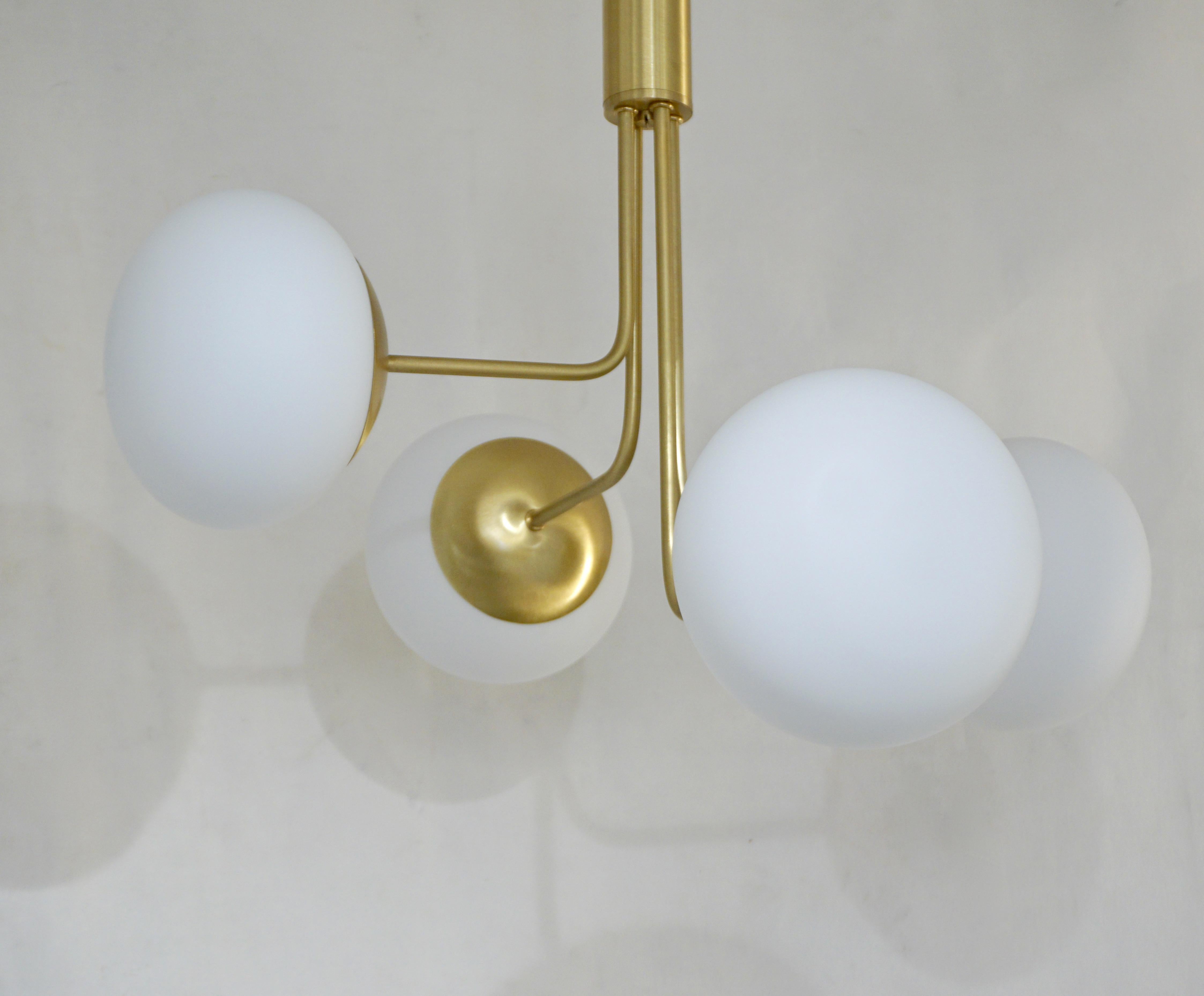 Contemporary Italian Modern Satin Brass & 4 White Murano Glass Globe Chandelier For Sale 7