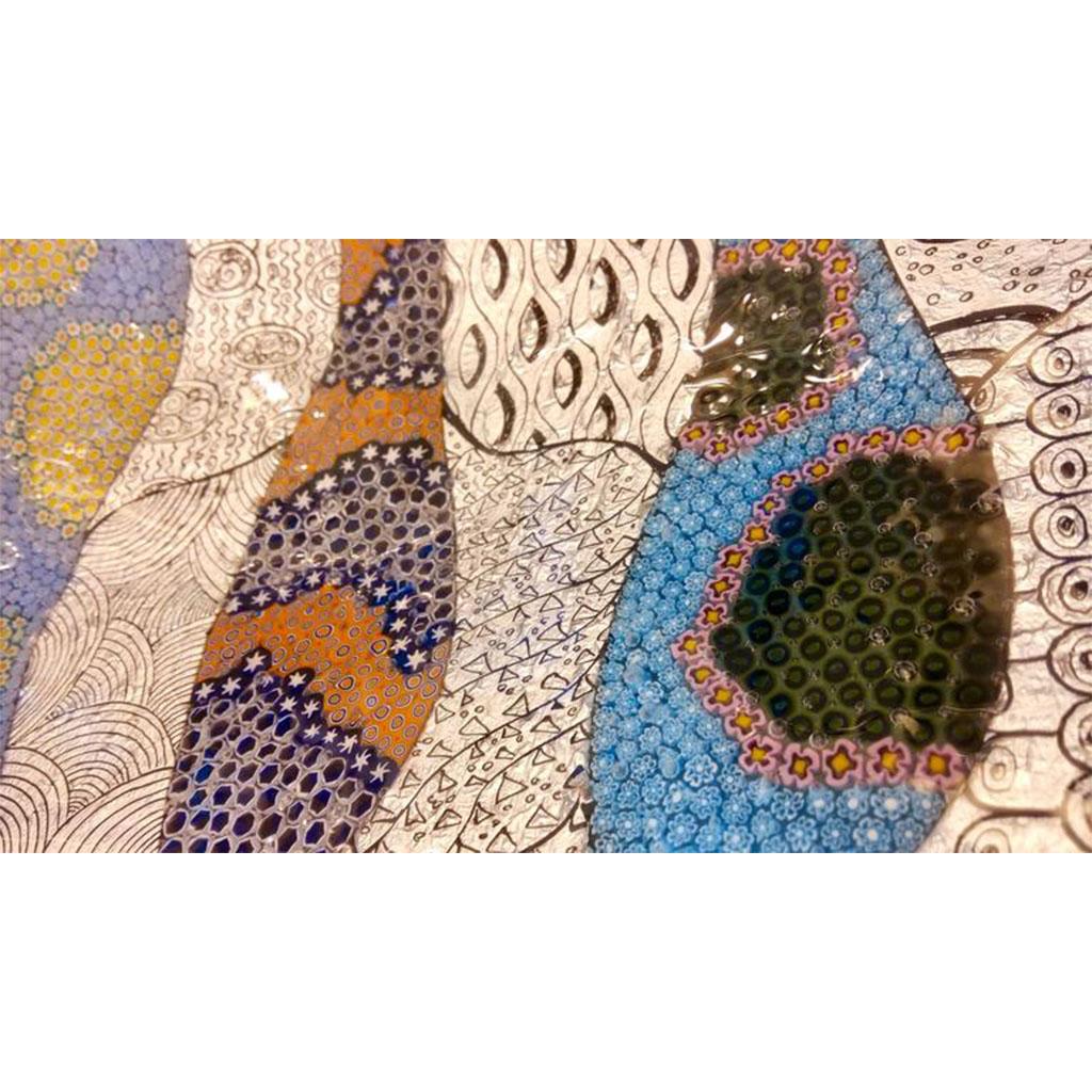 Vetro di Murano Centrotavola contemporaneo italiano in vetro di Murano Argento Blu Verde Mosaico su Rosso in vendita