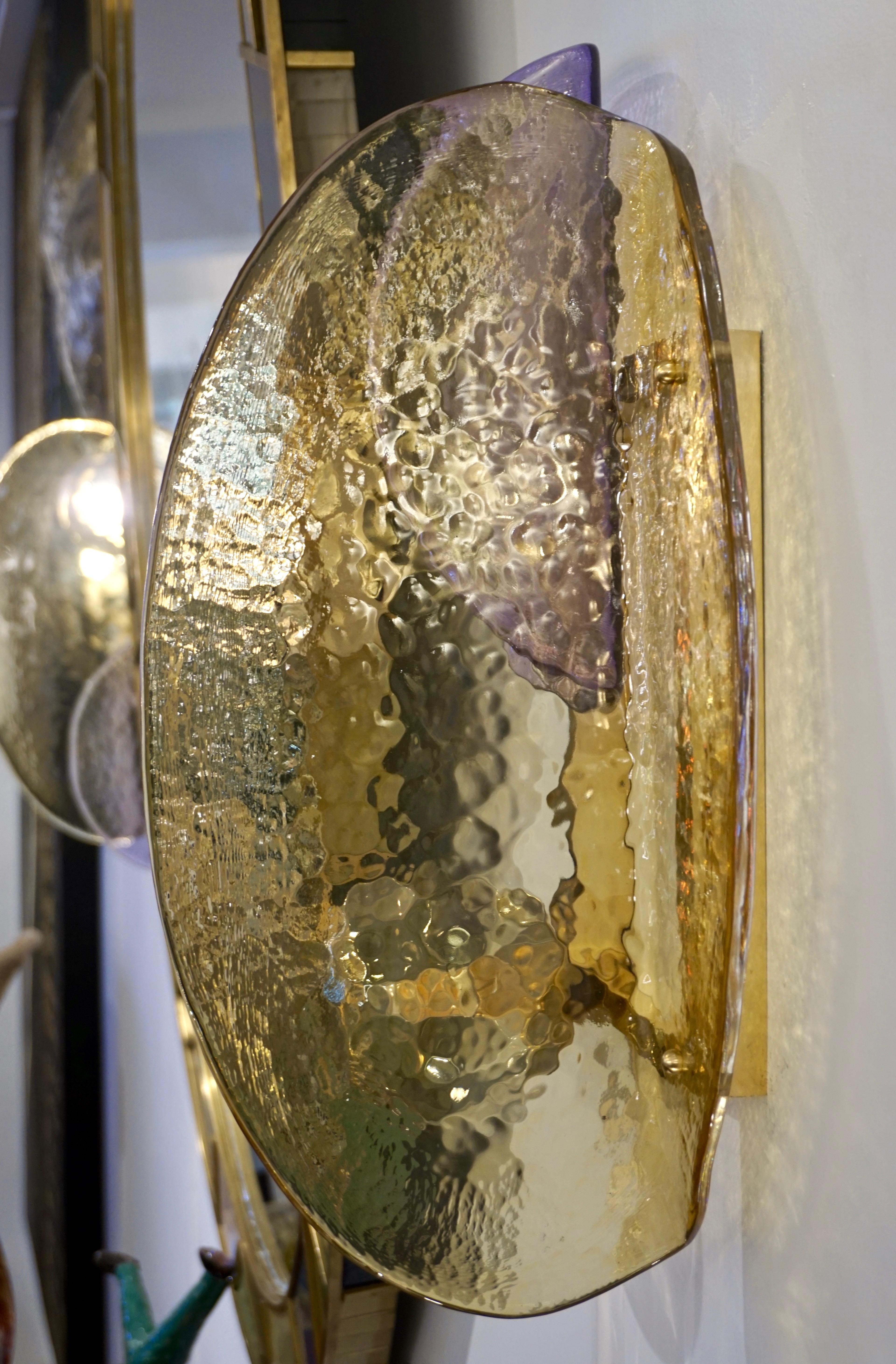 Pareja italiana contemporánea de apliques de latón dorado con cristal de Murano amatista y ámbar en venta 6