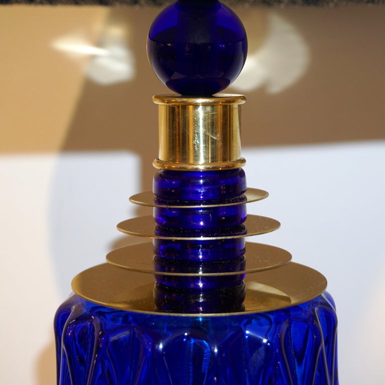Contemporary Italian Pair of Brass and Cobalt Blue Murano Glass Table Lamps For Sale 5