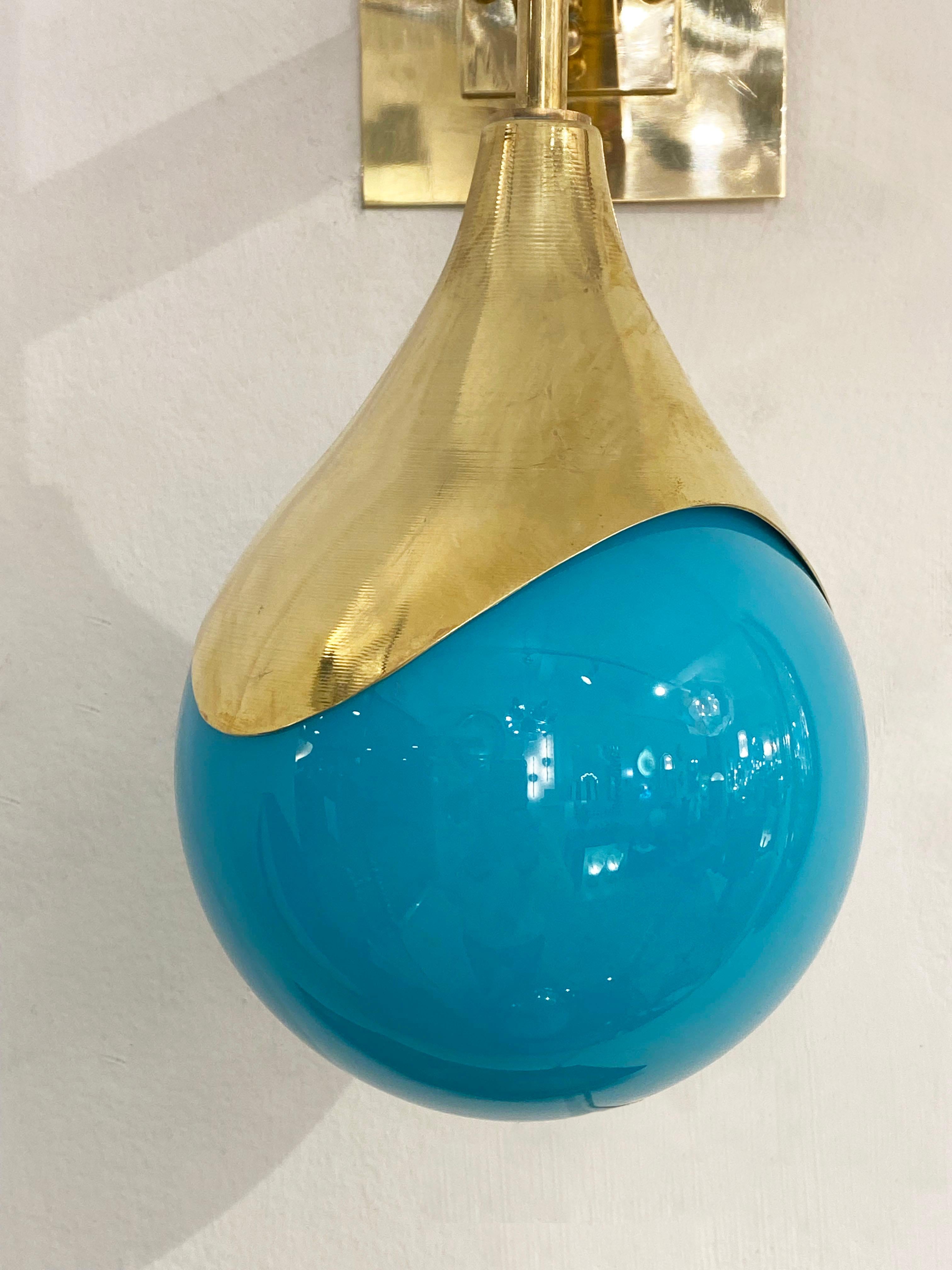 Contemporary Italian Pair of Two Globe Turquoise Murano Glass Brass Sconces For Sale 5