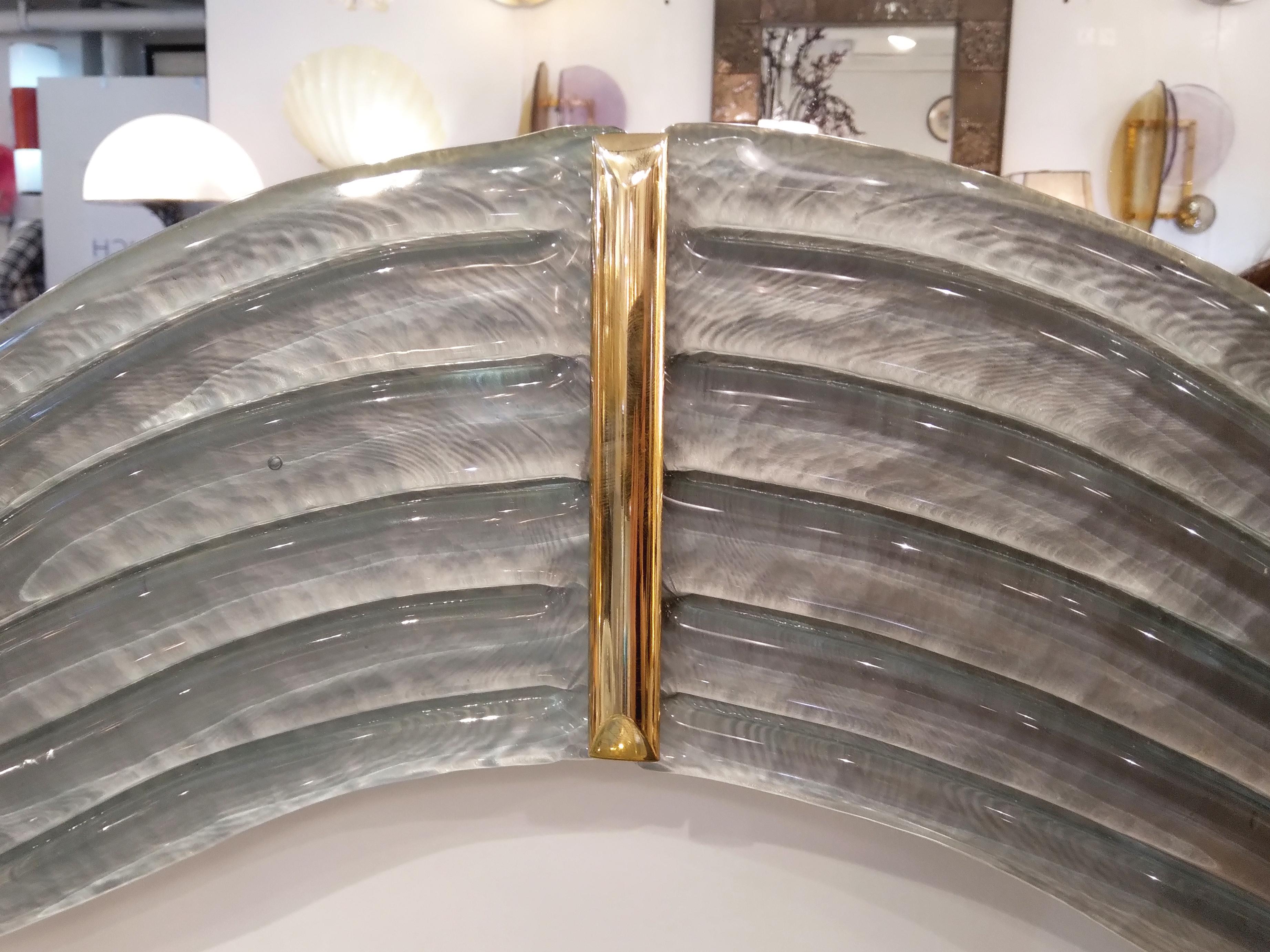 Contemporary Italian Pearl Gray Blue Murano Glass Curved Mirror & Brass Accents For Sale 9