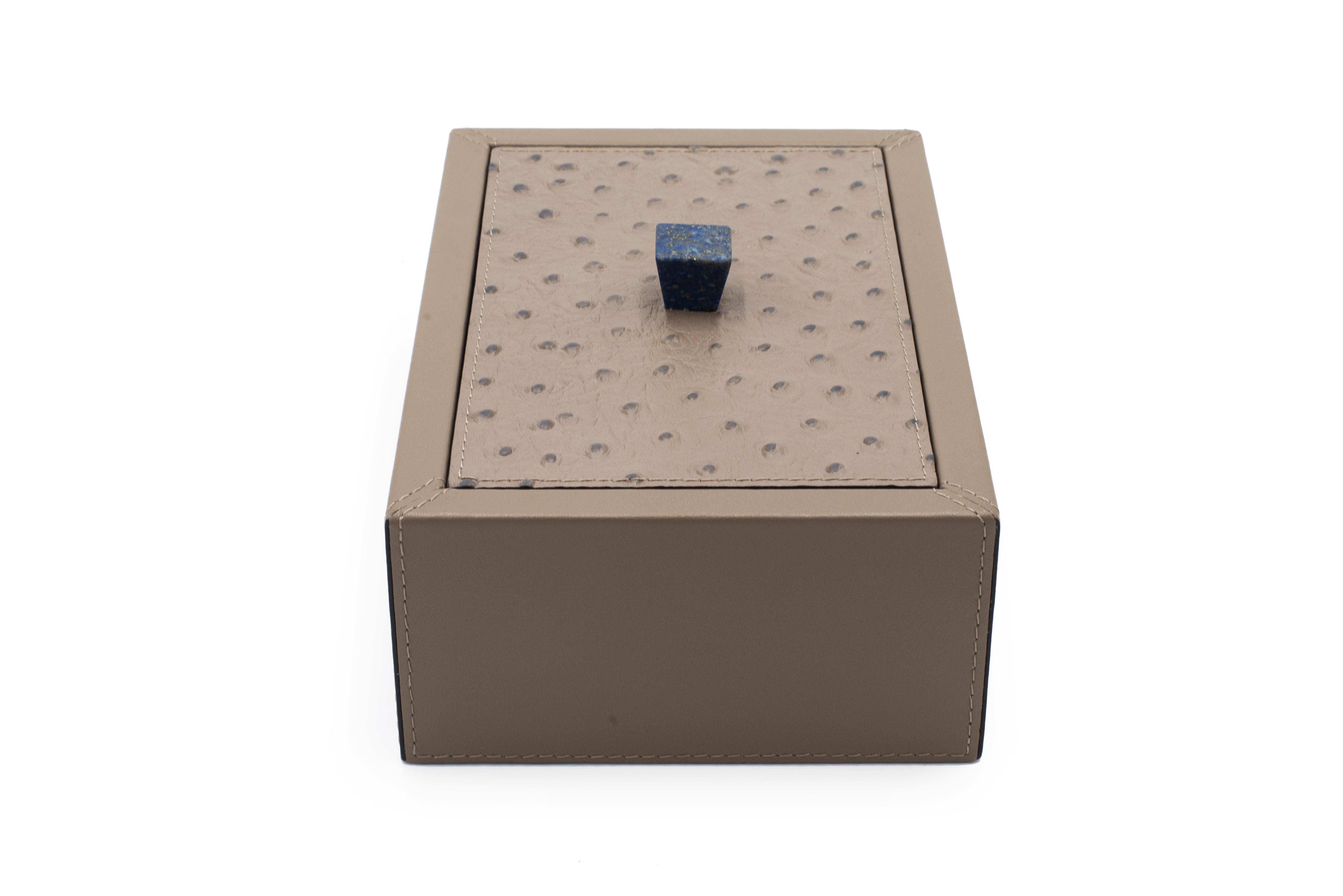 Boîte italienne rectangulaire personnalisée en cuir taupe Bon état - En vente à New York, NY