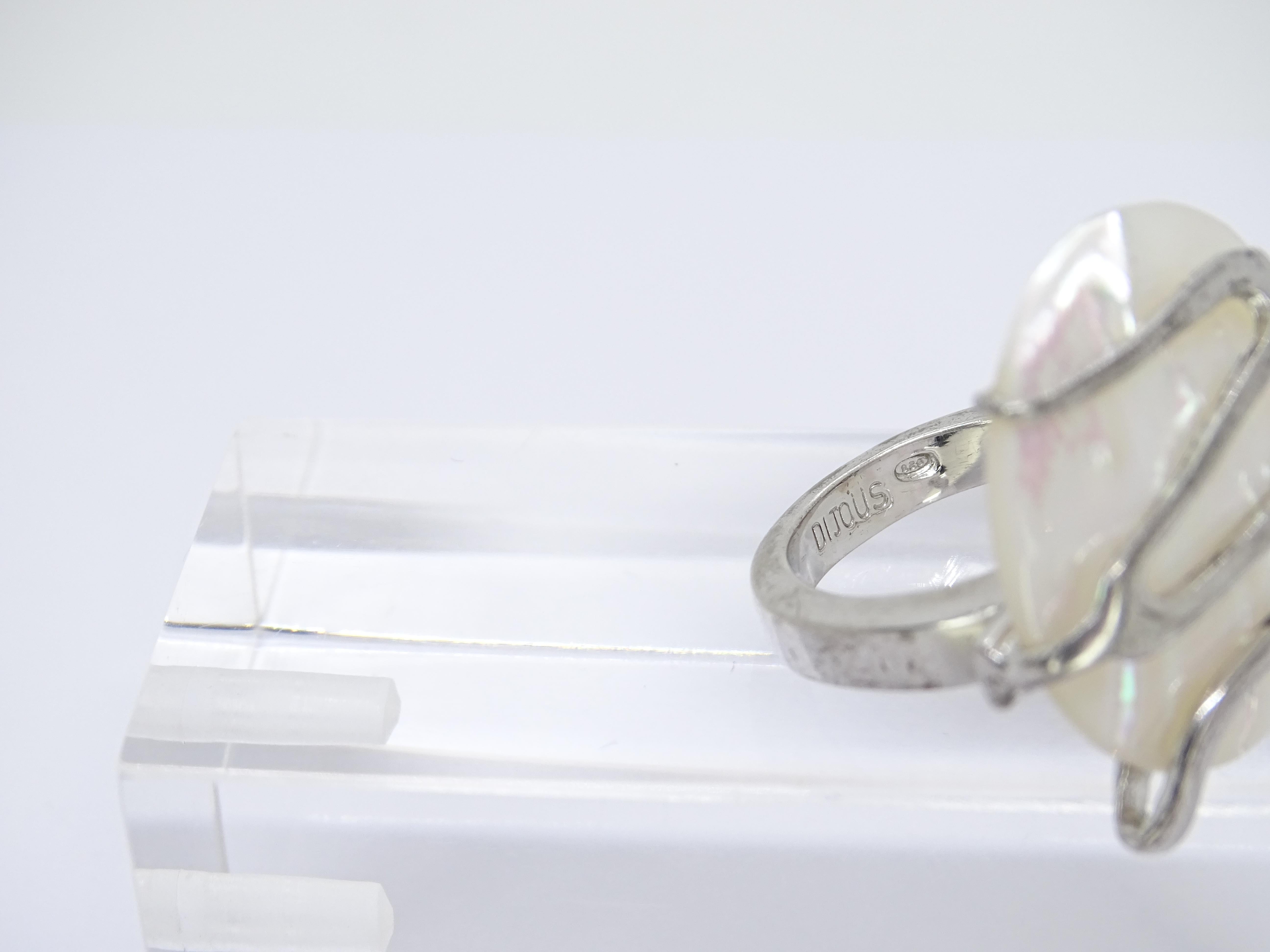 Contemporary Italian ring in sterling silver and mother-of-pearl rosette For Sale 13