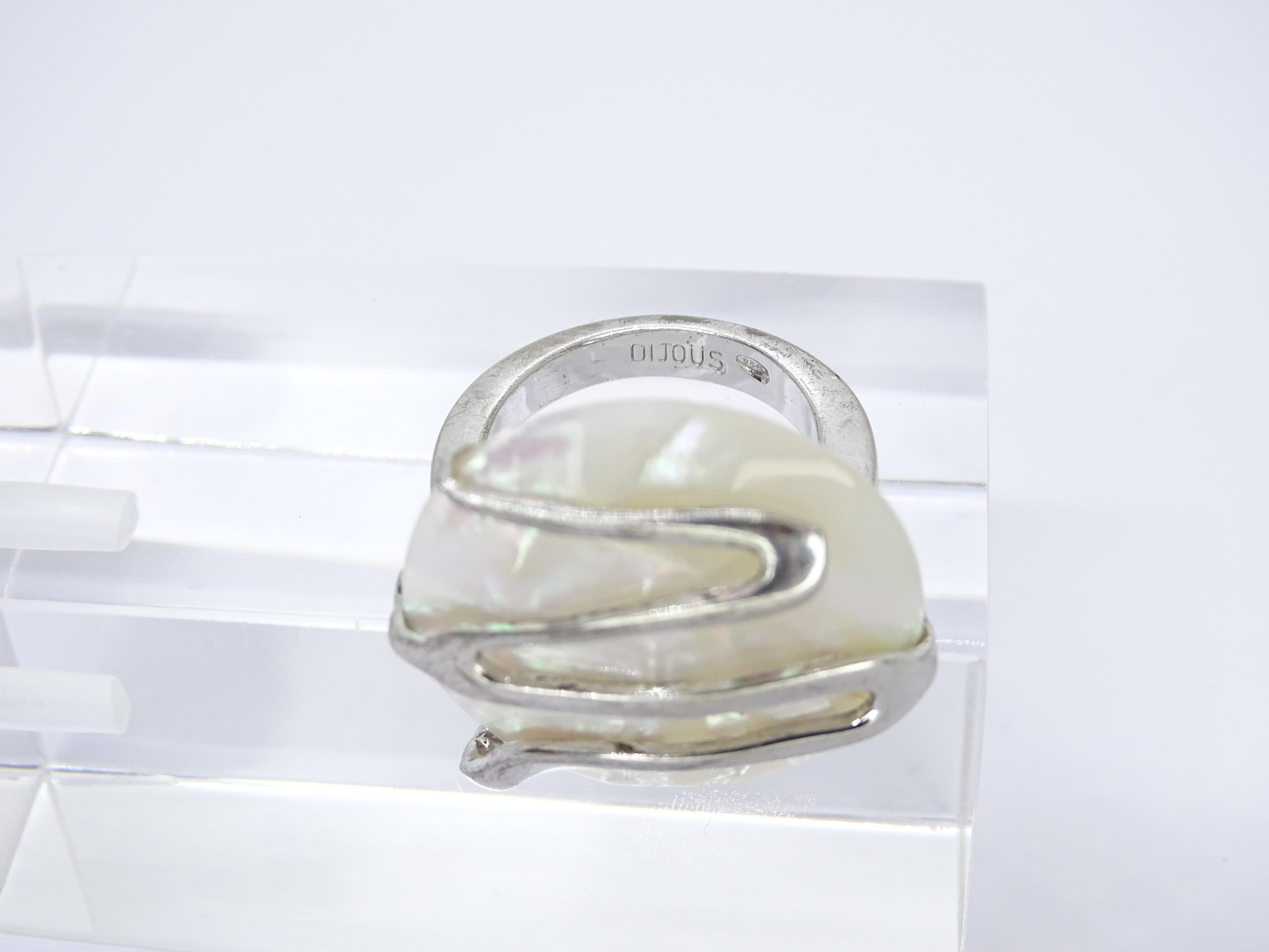 Contemporary Italian ring in sterling silver and mother-of-pearl rosette For Sale 15
