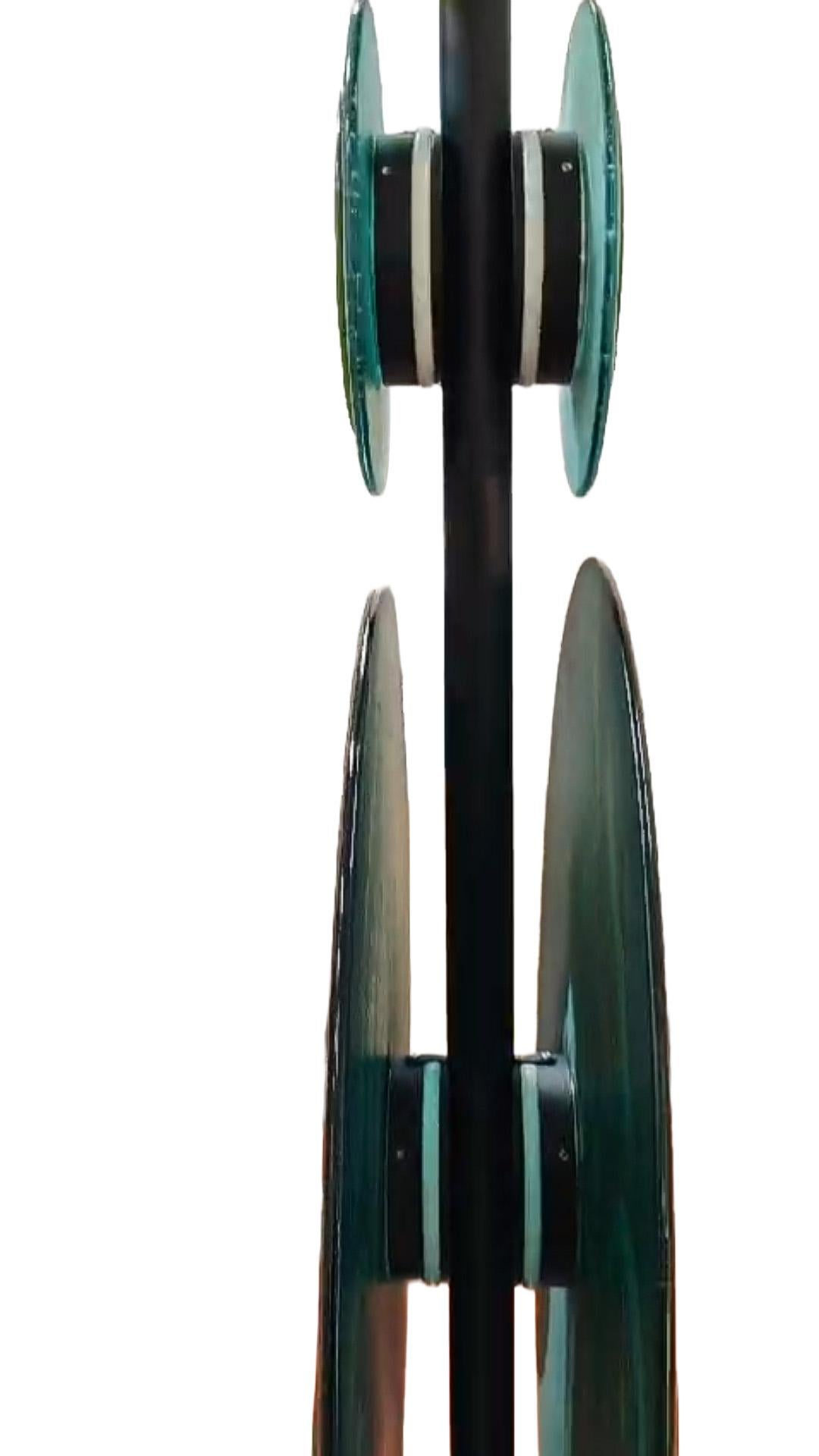 Fait main Lampadaire totem italien contemporain en verre de Murano rond, vert et bleu à deux disques en vente