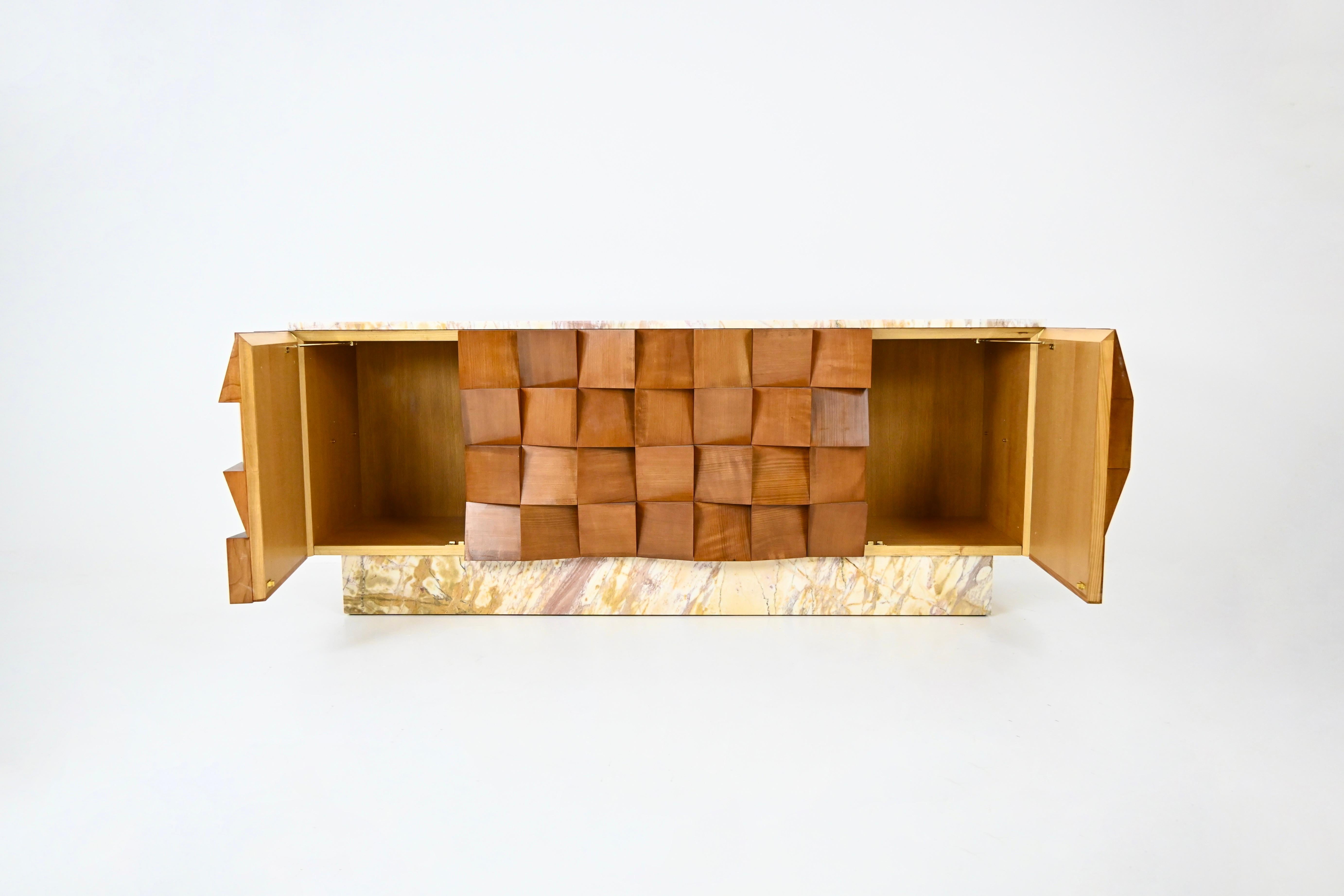 Contemporary Italian sideboard 1