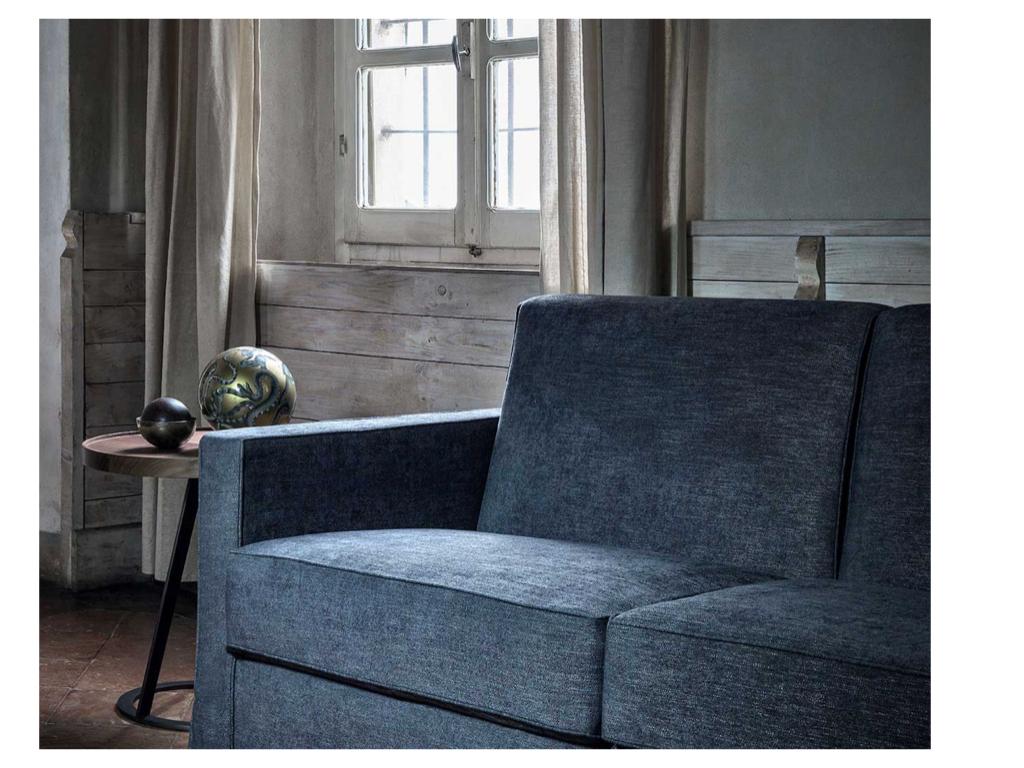Zeitgenössisches italienisches Schlafsofa mit Stauraum, Made in Italy, Neu (Stoff) im Angebot